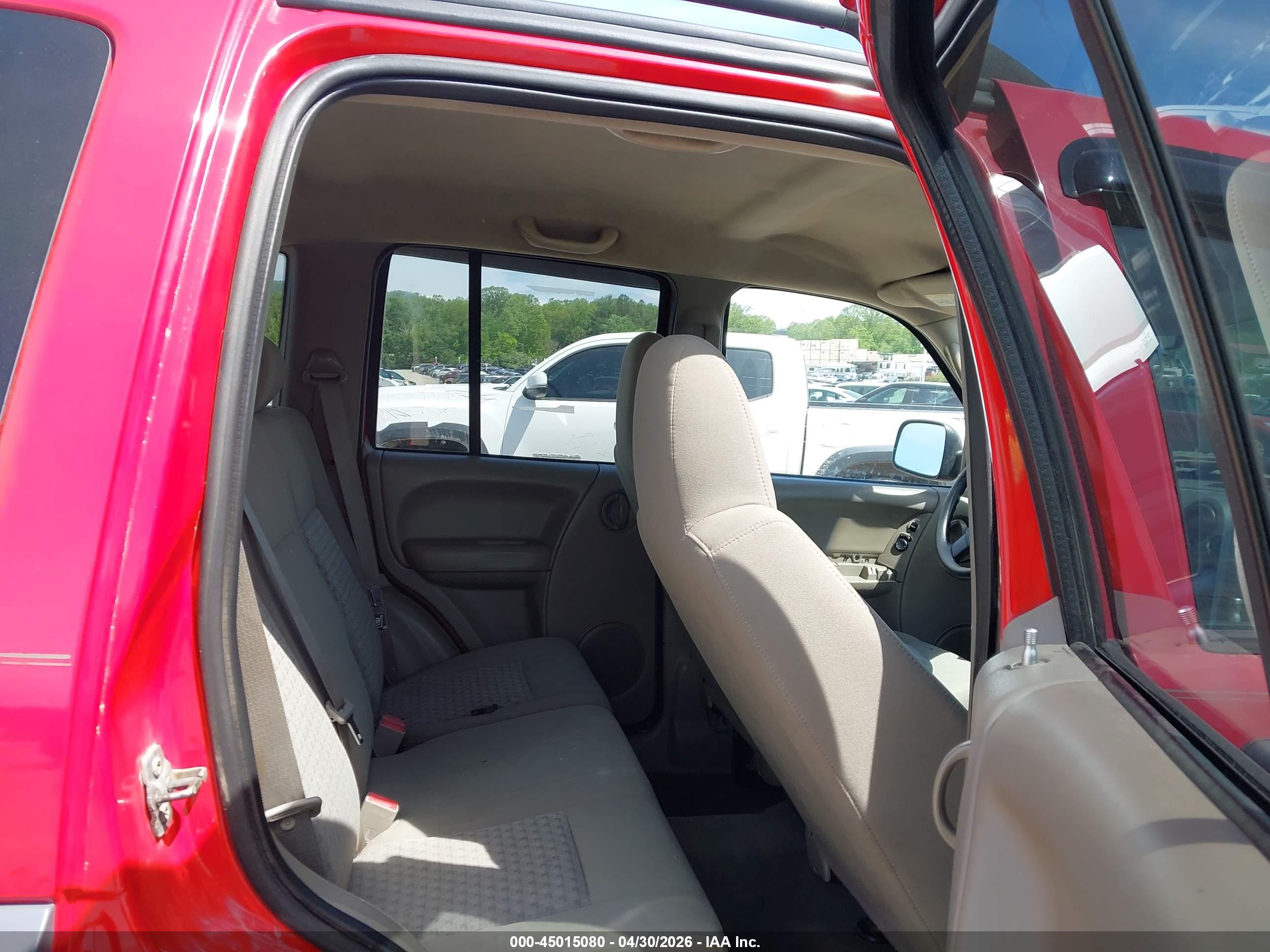 JEEP LIBERTY image 8