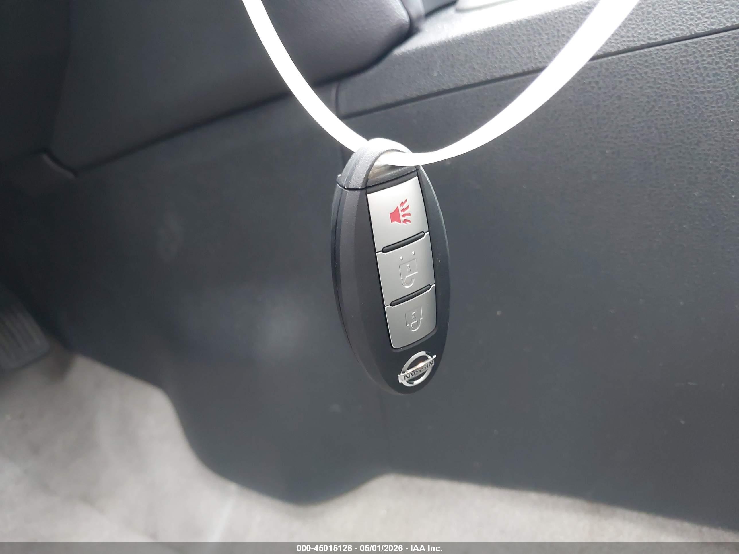 NISSAN ROGUE image 11