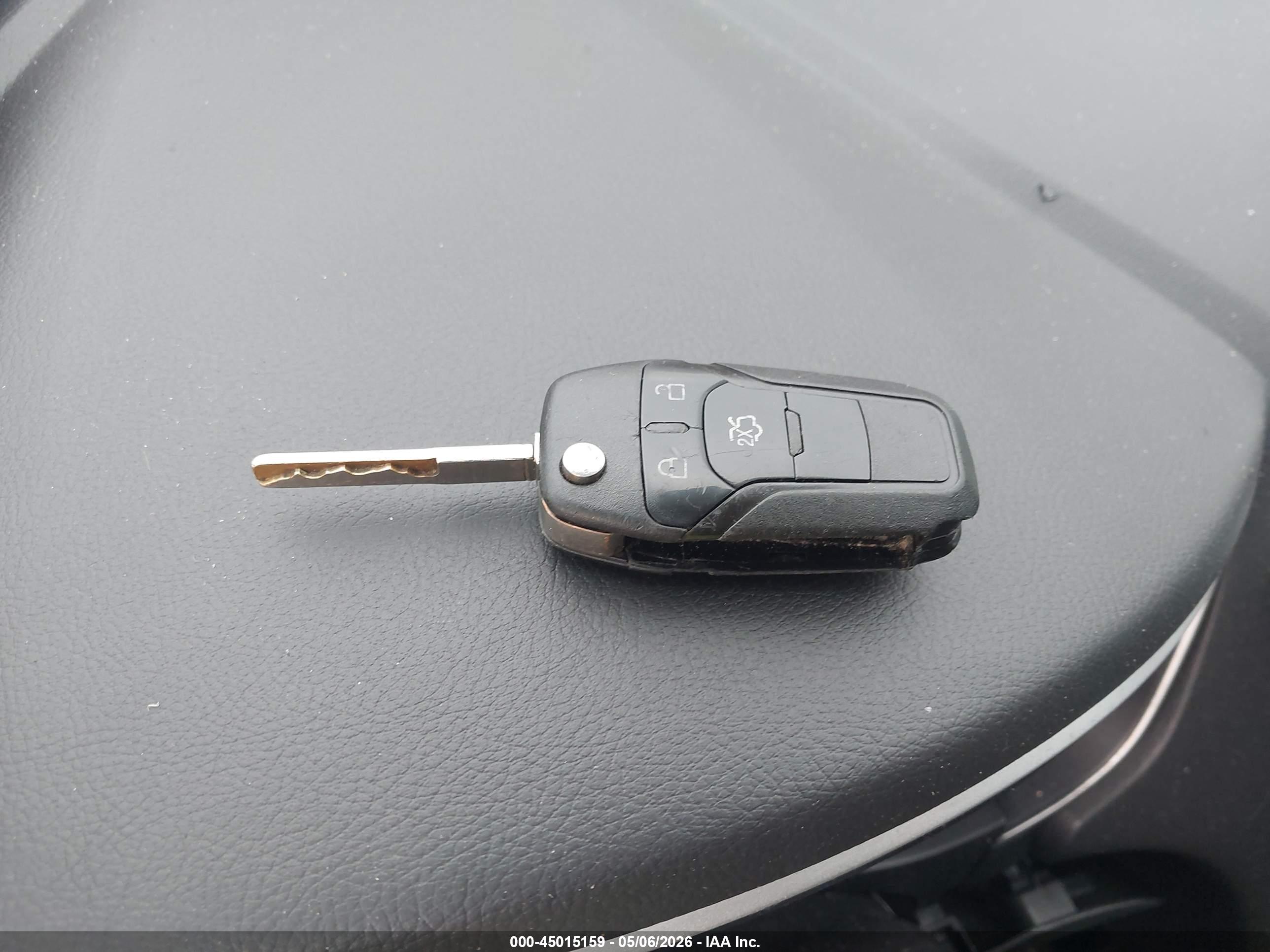FORD FUSION image 11