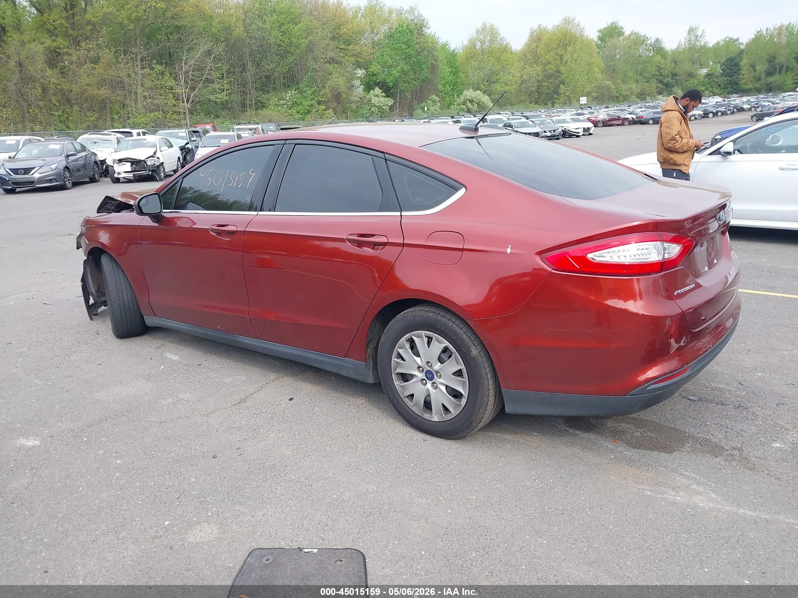 FORD FUSION image 3