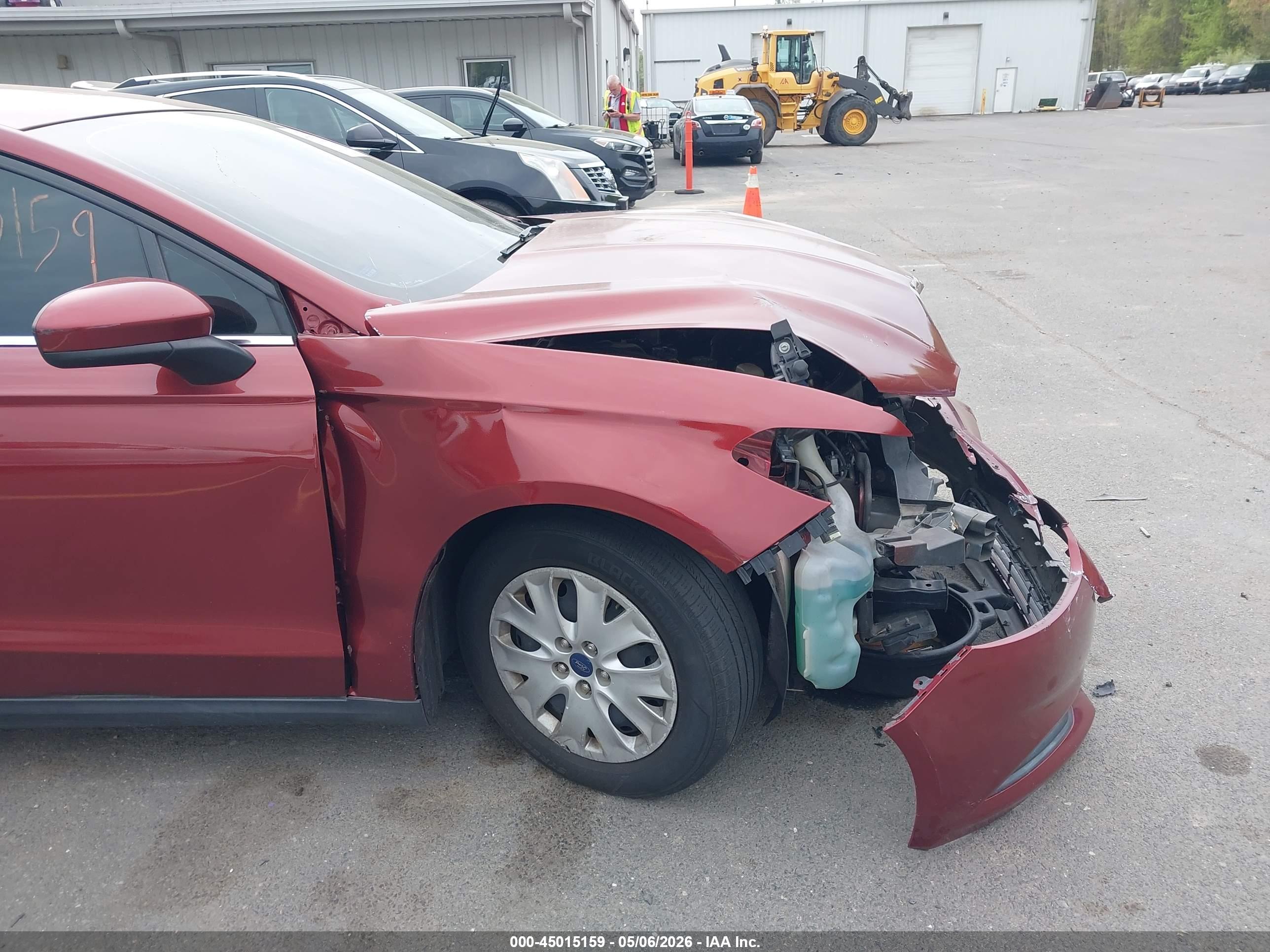 FORD FUSION image 6
