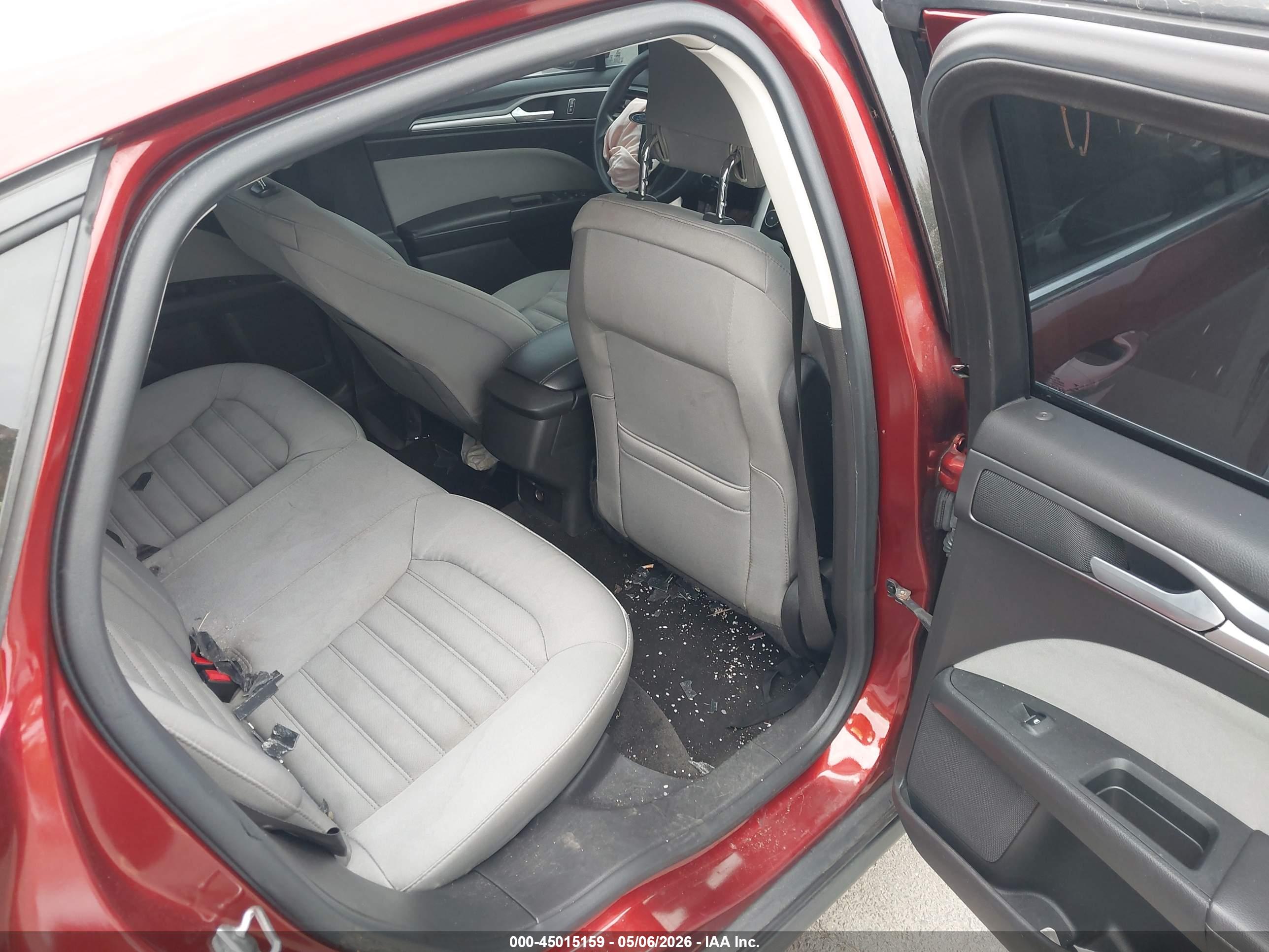 FORD FUSION image 8