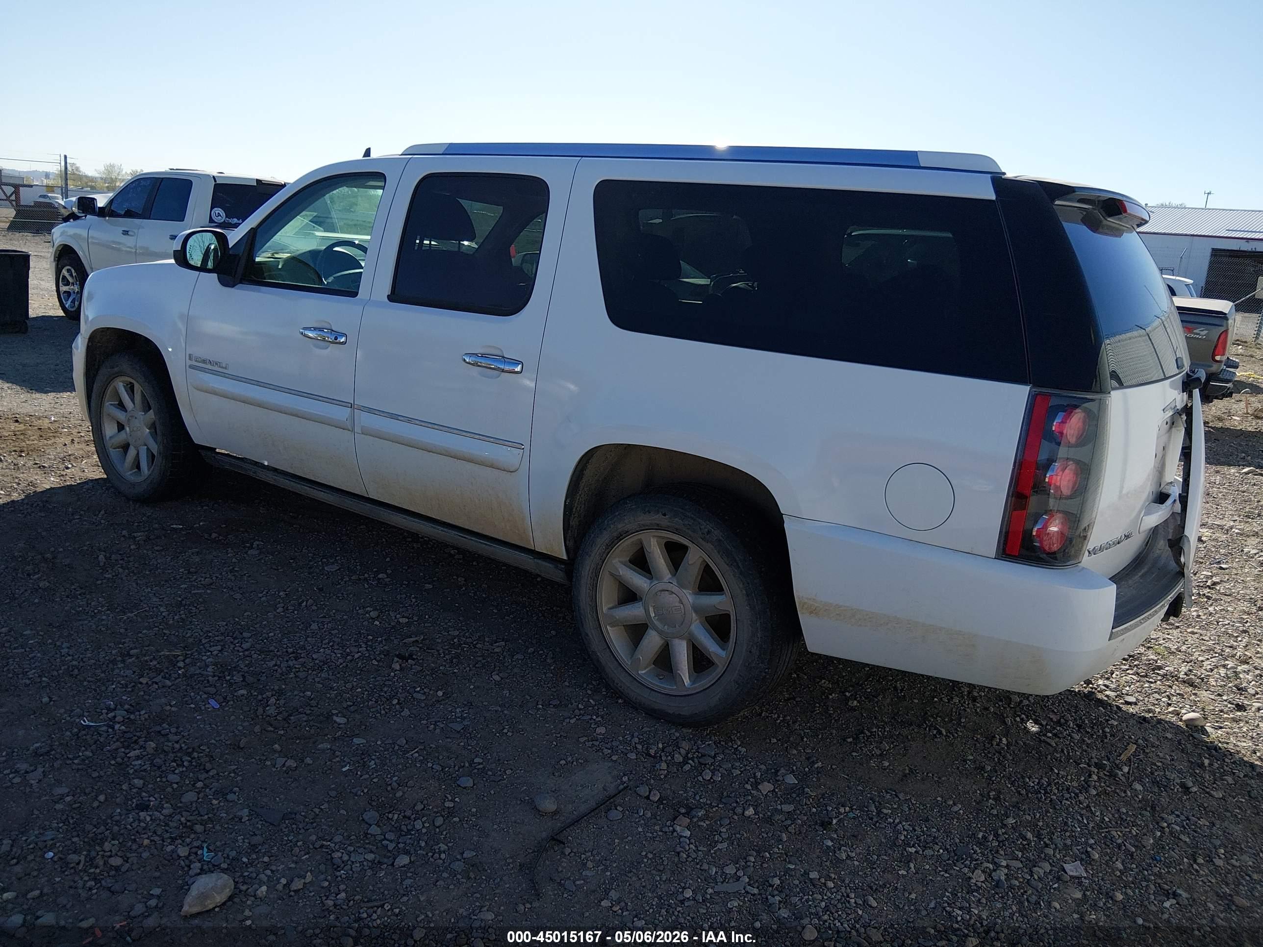 GMC YUKON image 3