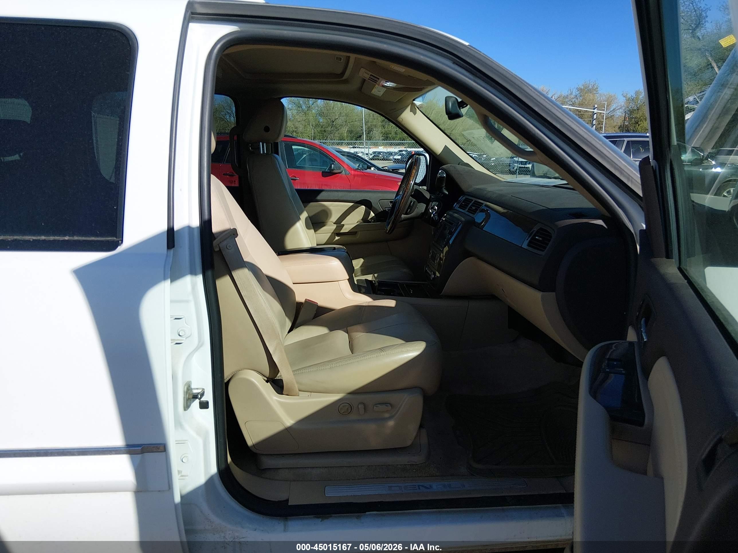 GMC YUKON image 5
