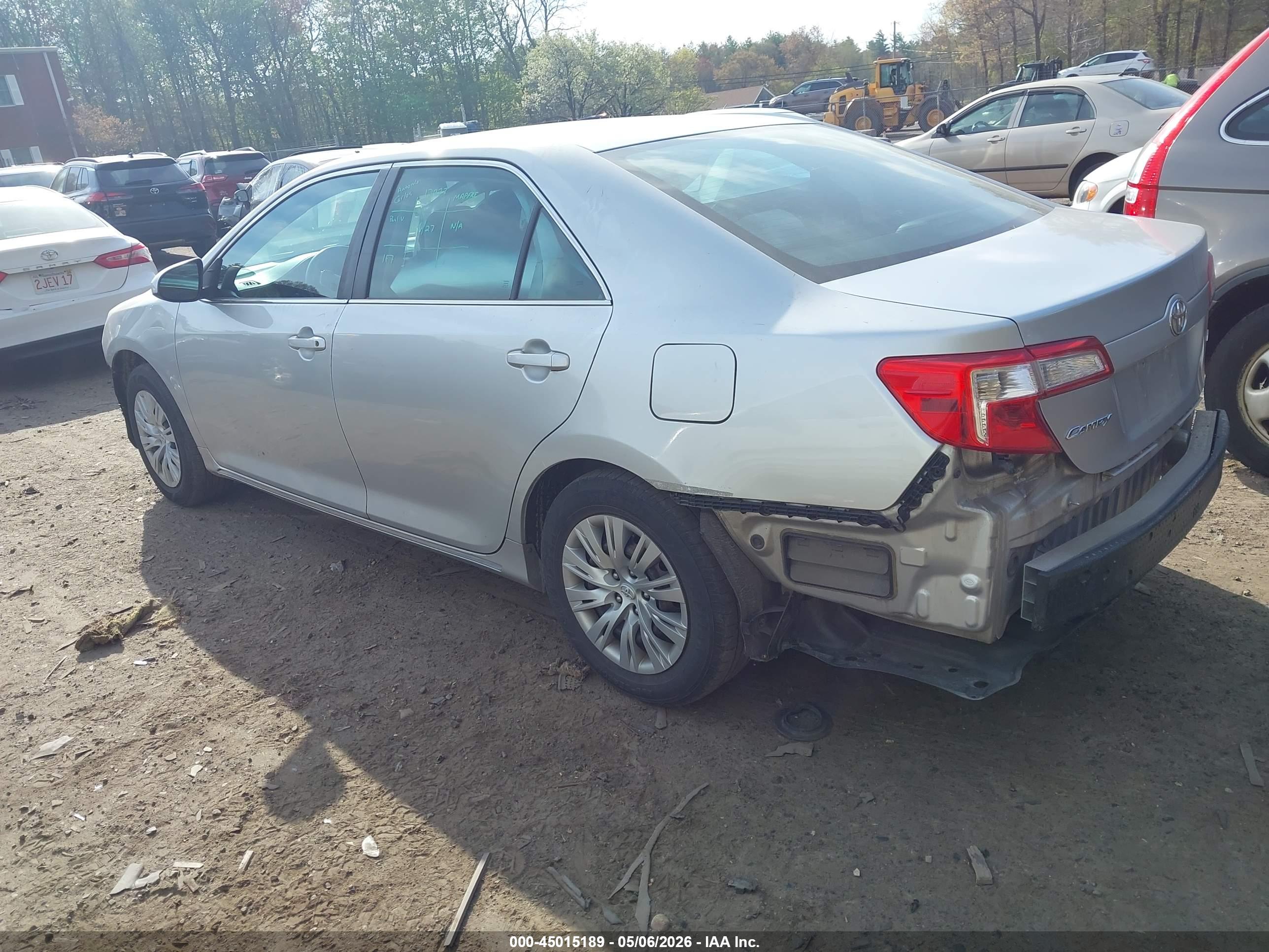TOYOTA CAMRY image 3