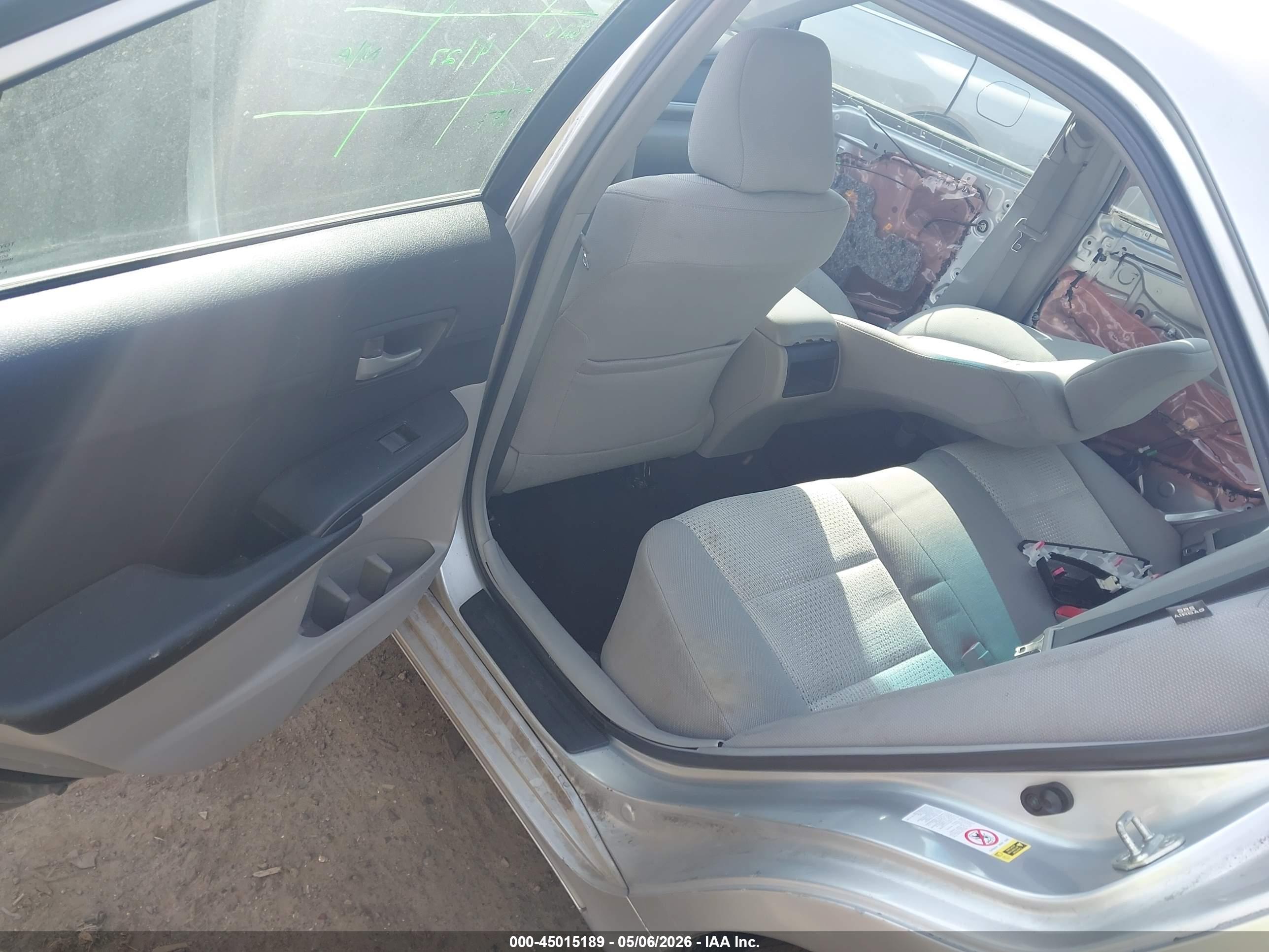 TOYOTA CAMRY image 8