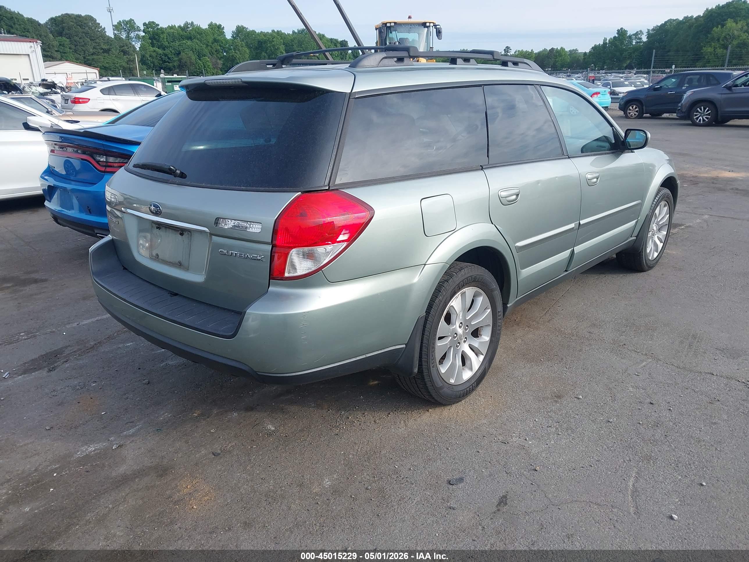 SUBARU OUTBACK image 4