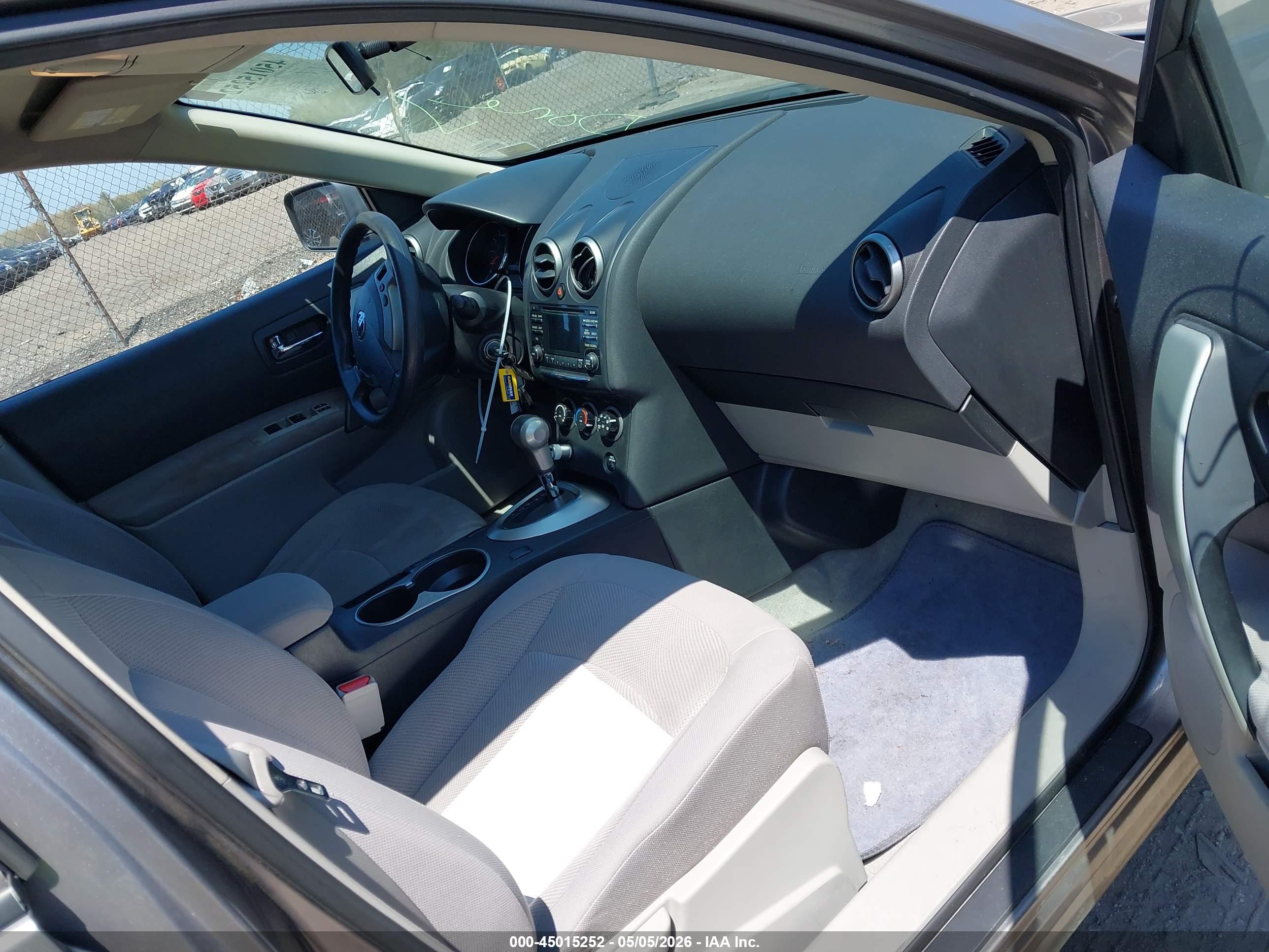 NISSAN ROGUE image 5