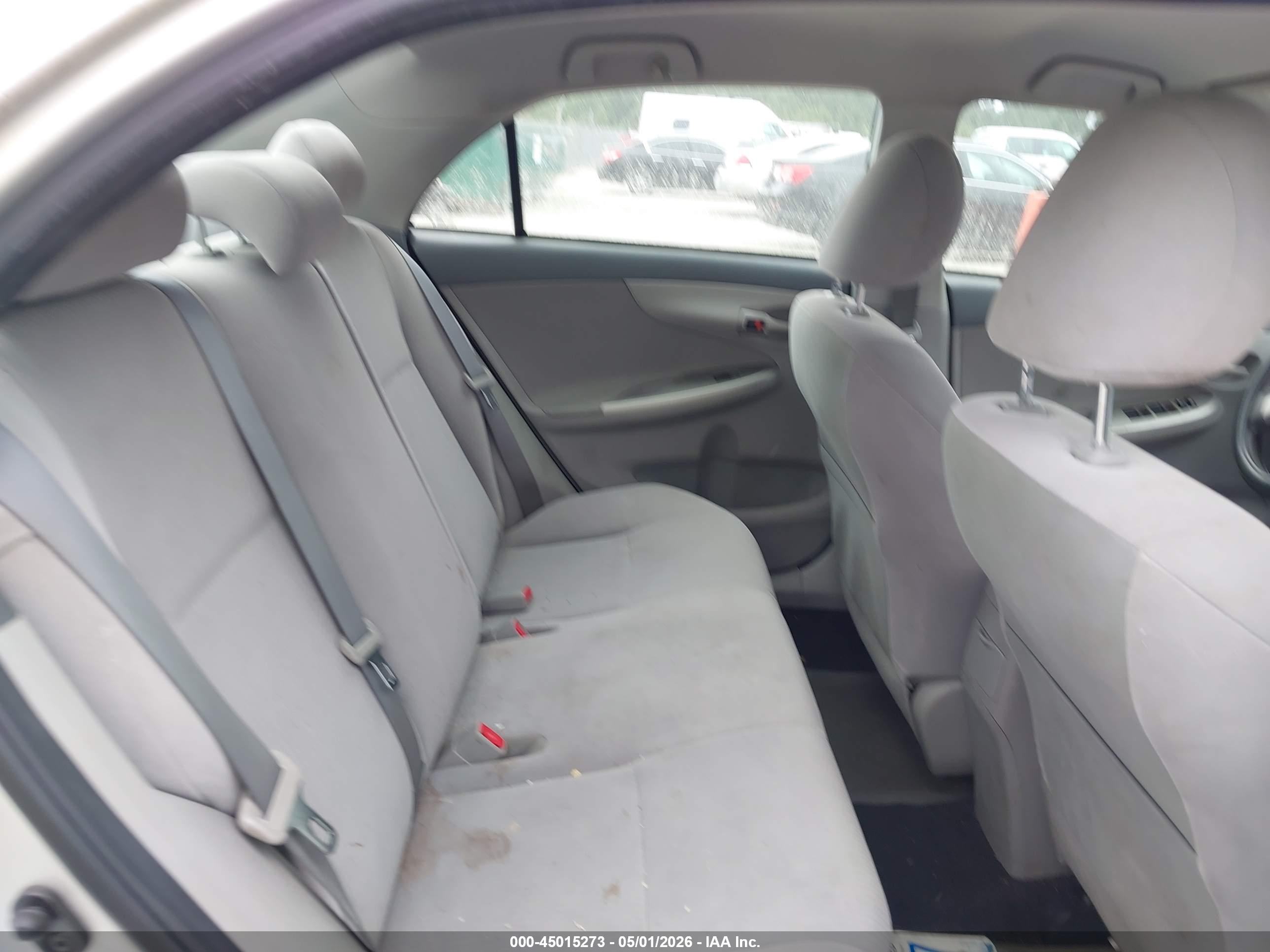 TOYOTA COROLLA image 8