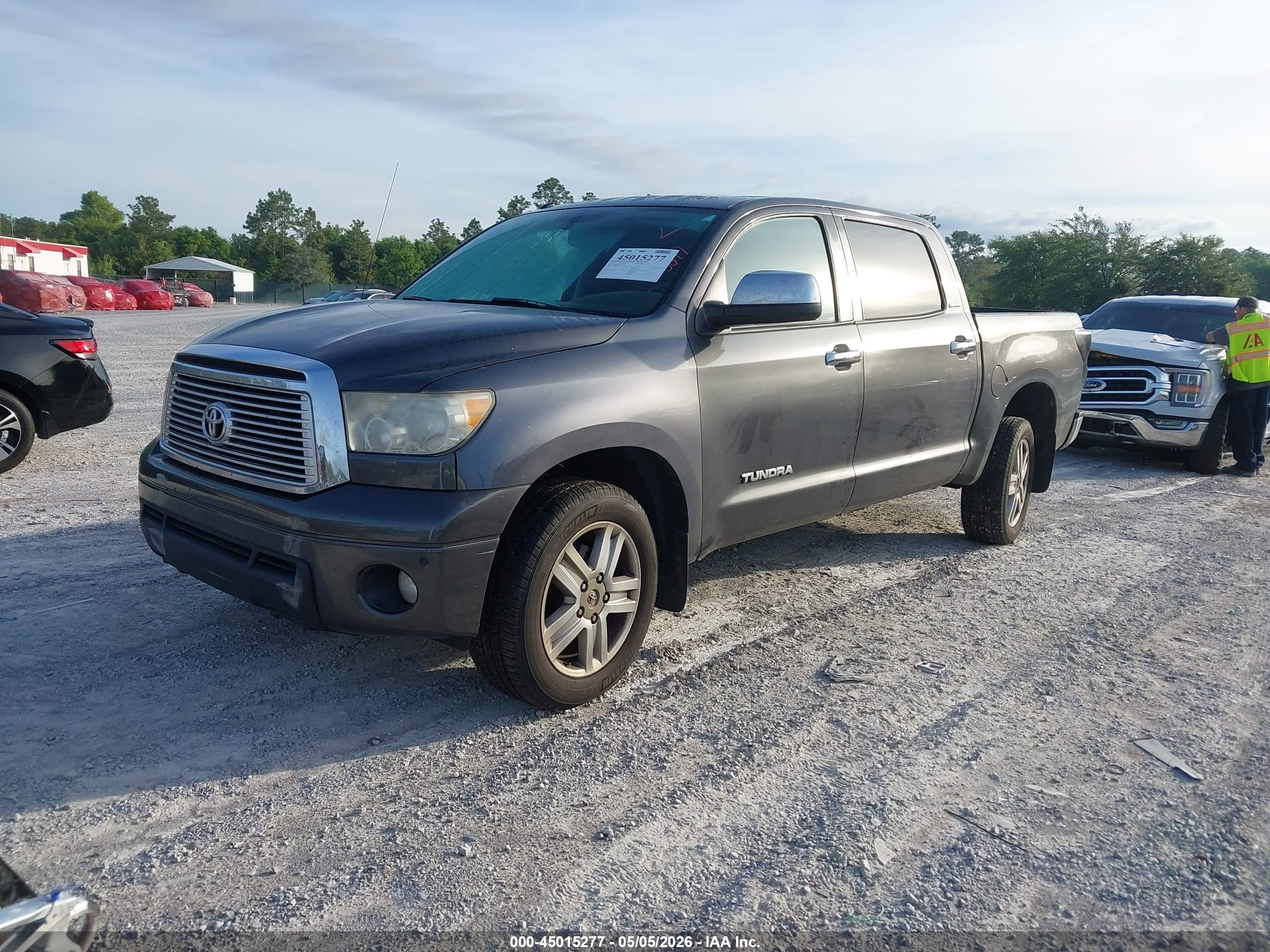 TOYOTA TUNDRA image 2