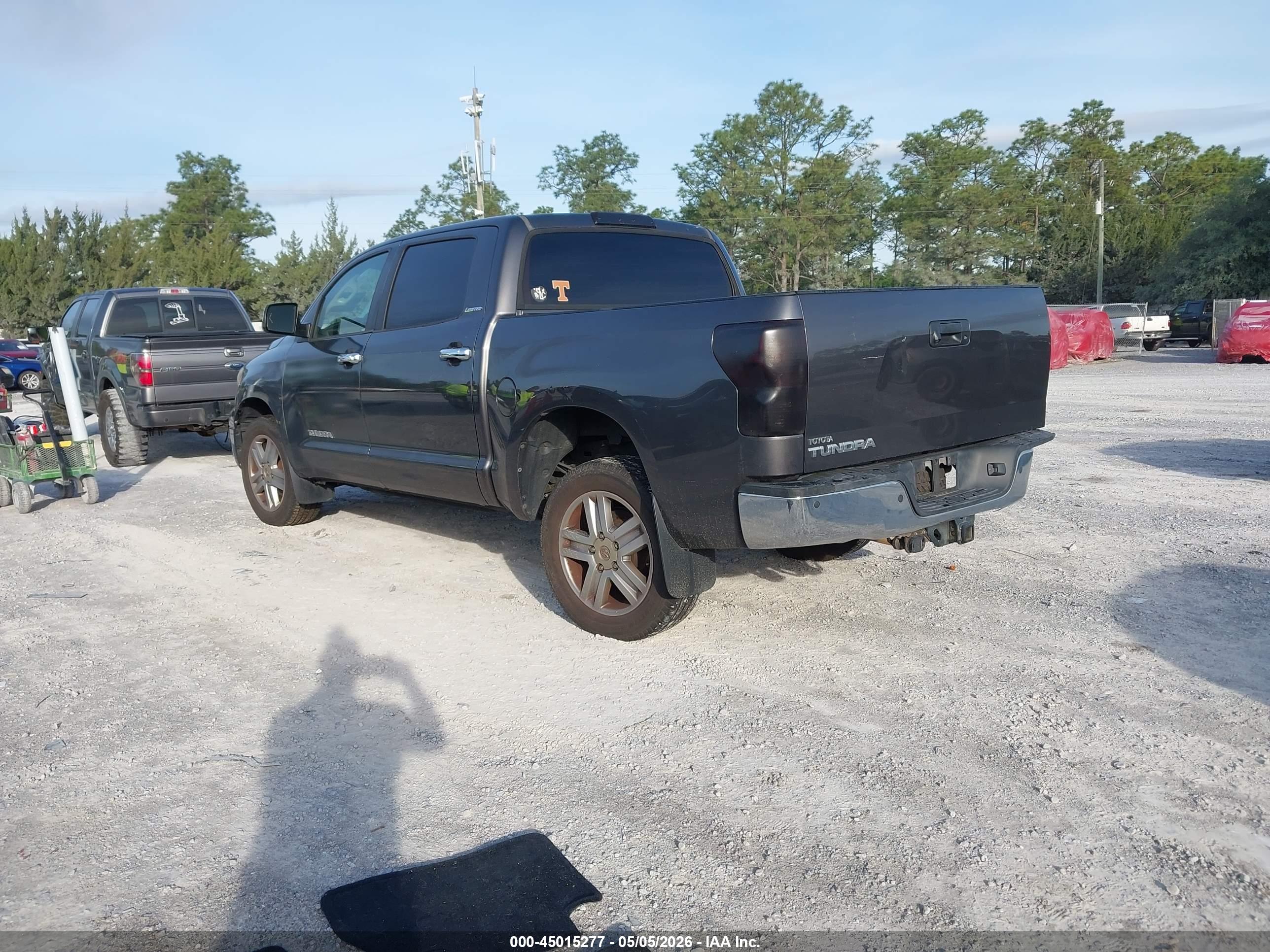 TOYOTA TUNDRA image 3