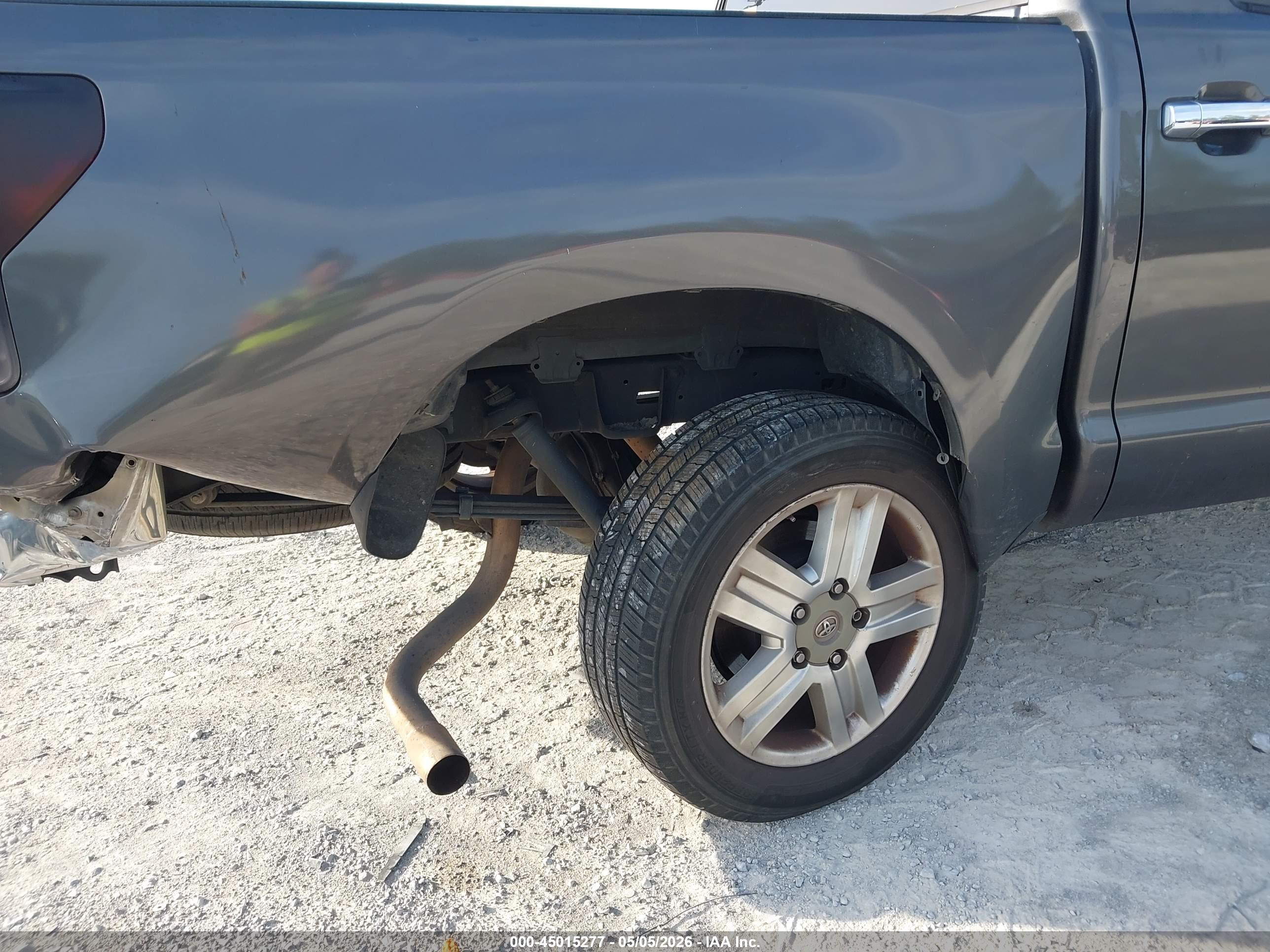 TOYOTA TUNDRA image 6