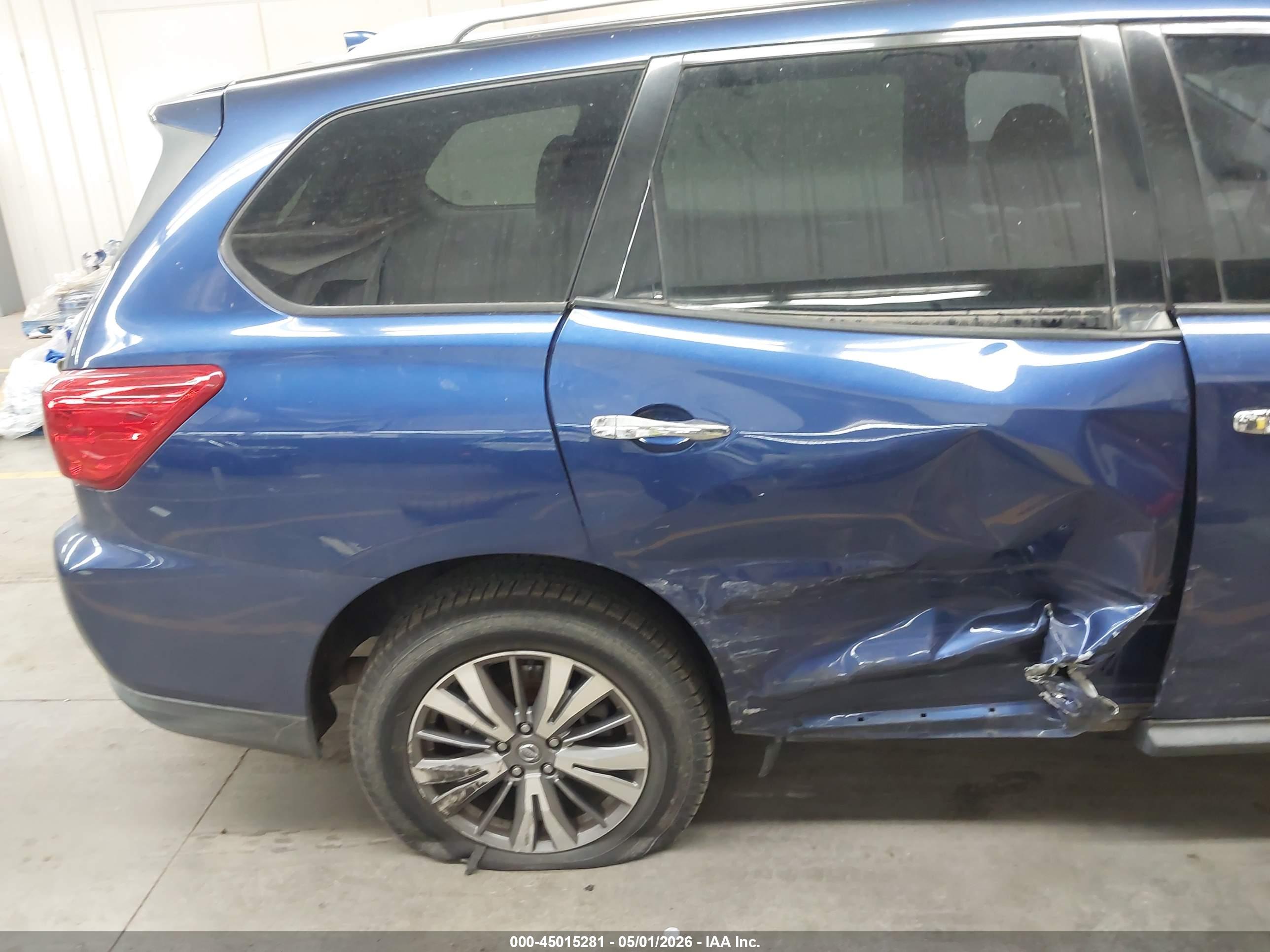 NISSAN PATHFINDER image 6