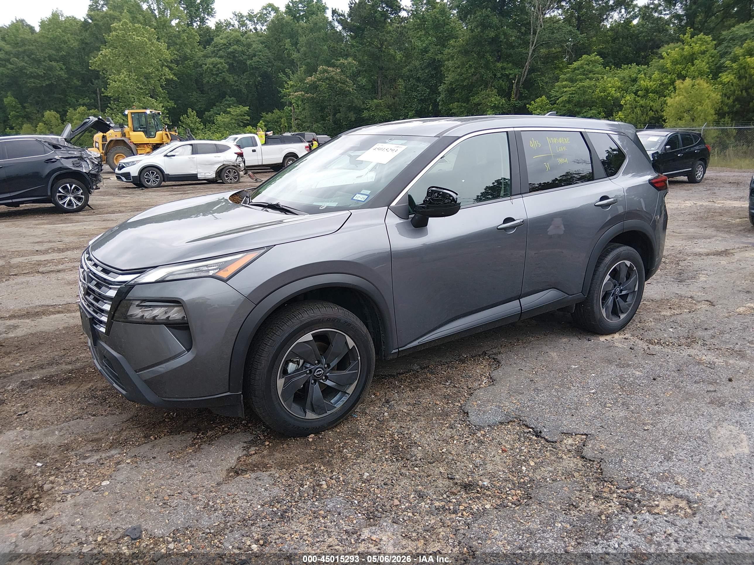 NISSAN ROGUE image 2