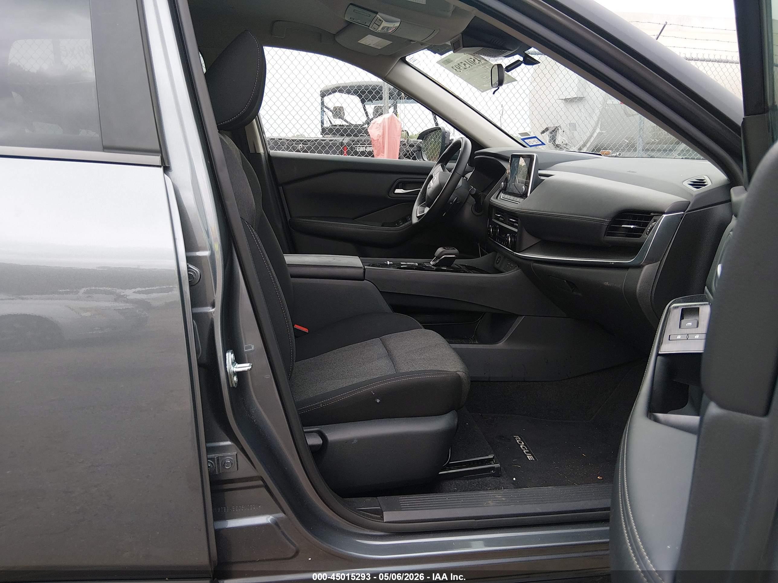 NISSAN ROGUE image 5