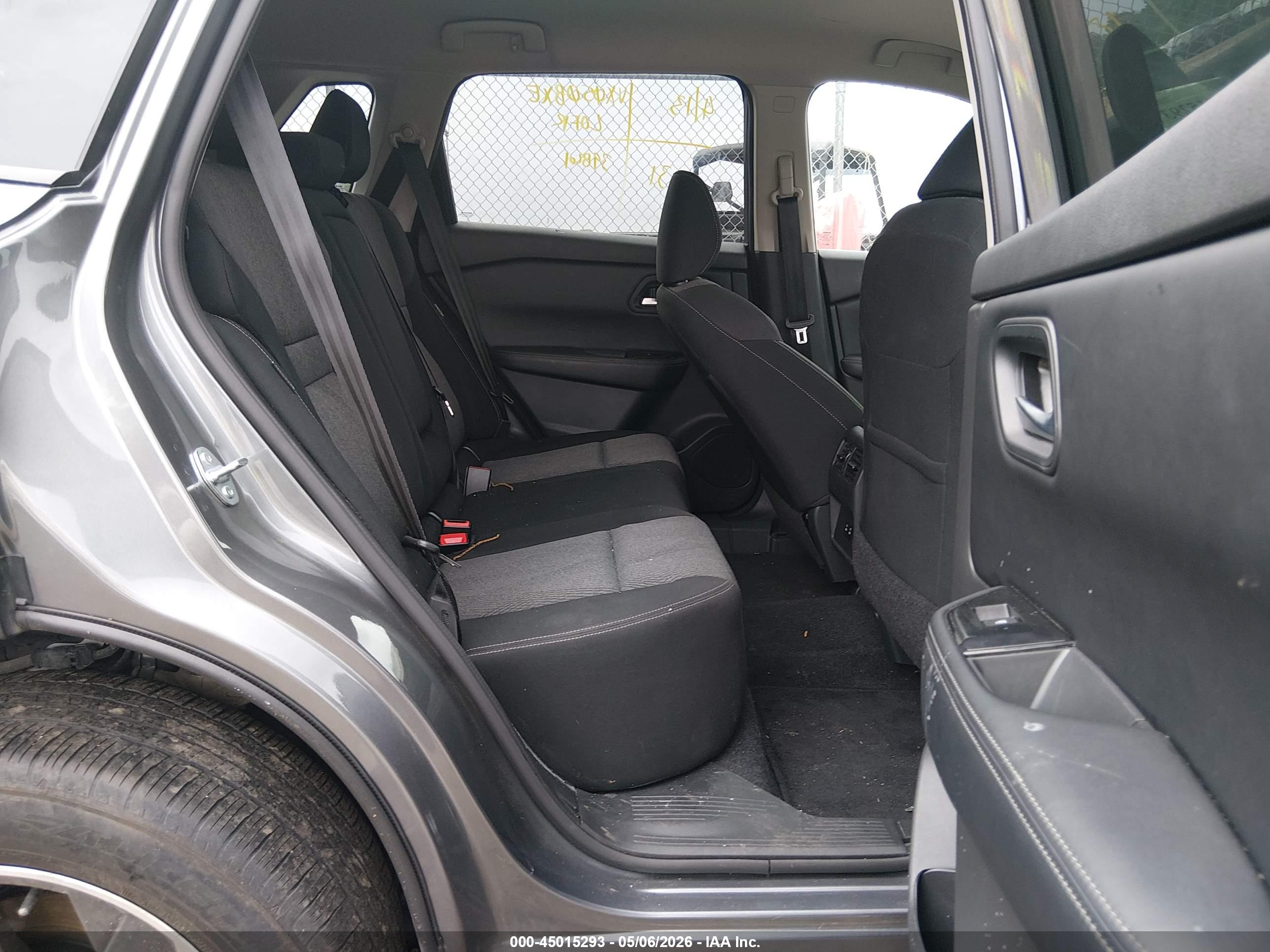 NISSAN ROGUE image 8