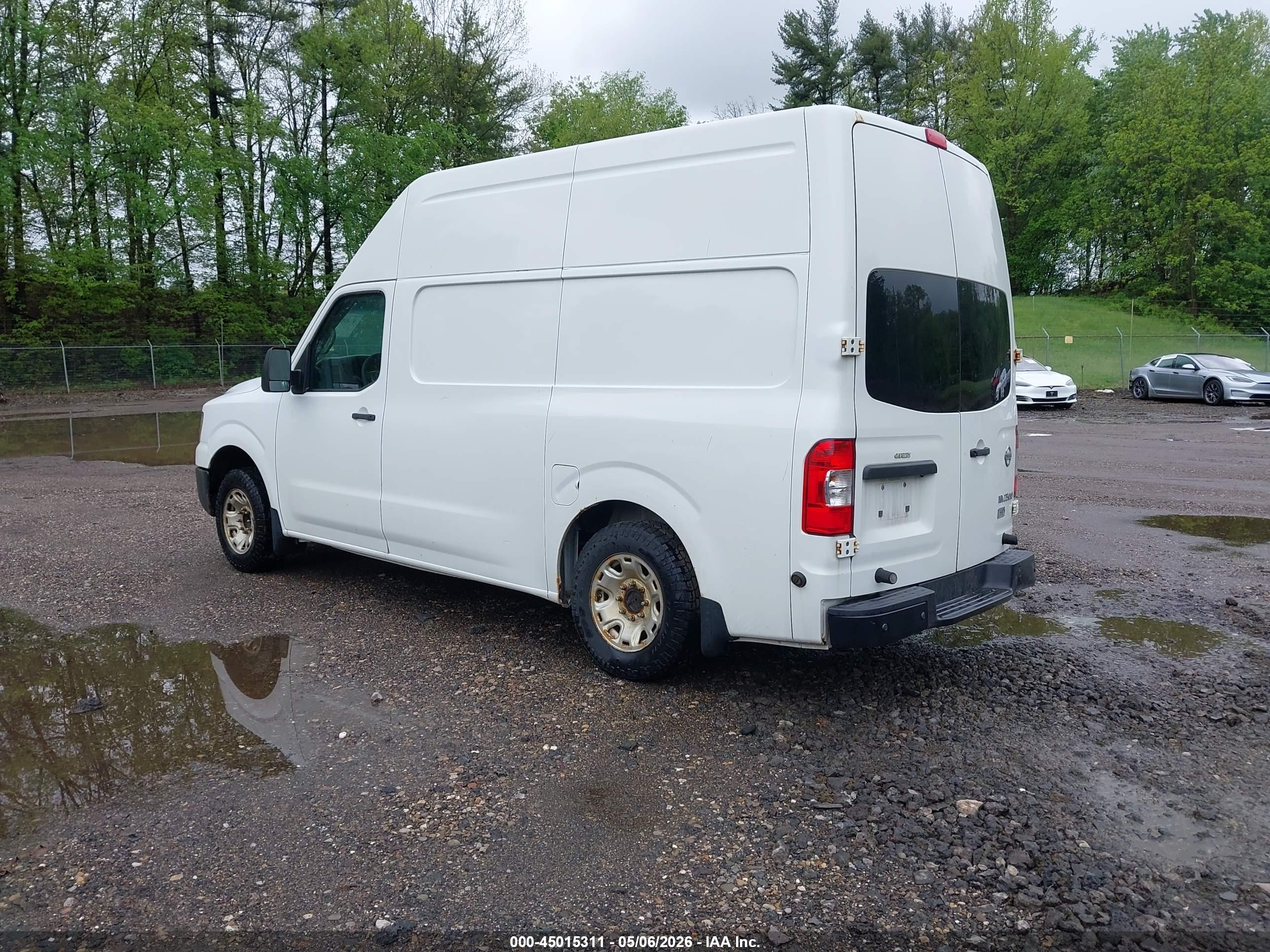 NISSAN NV image 3