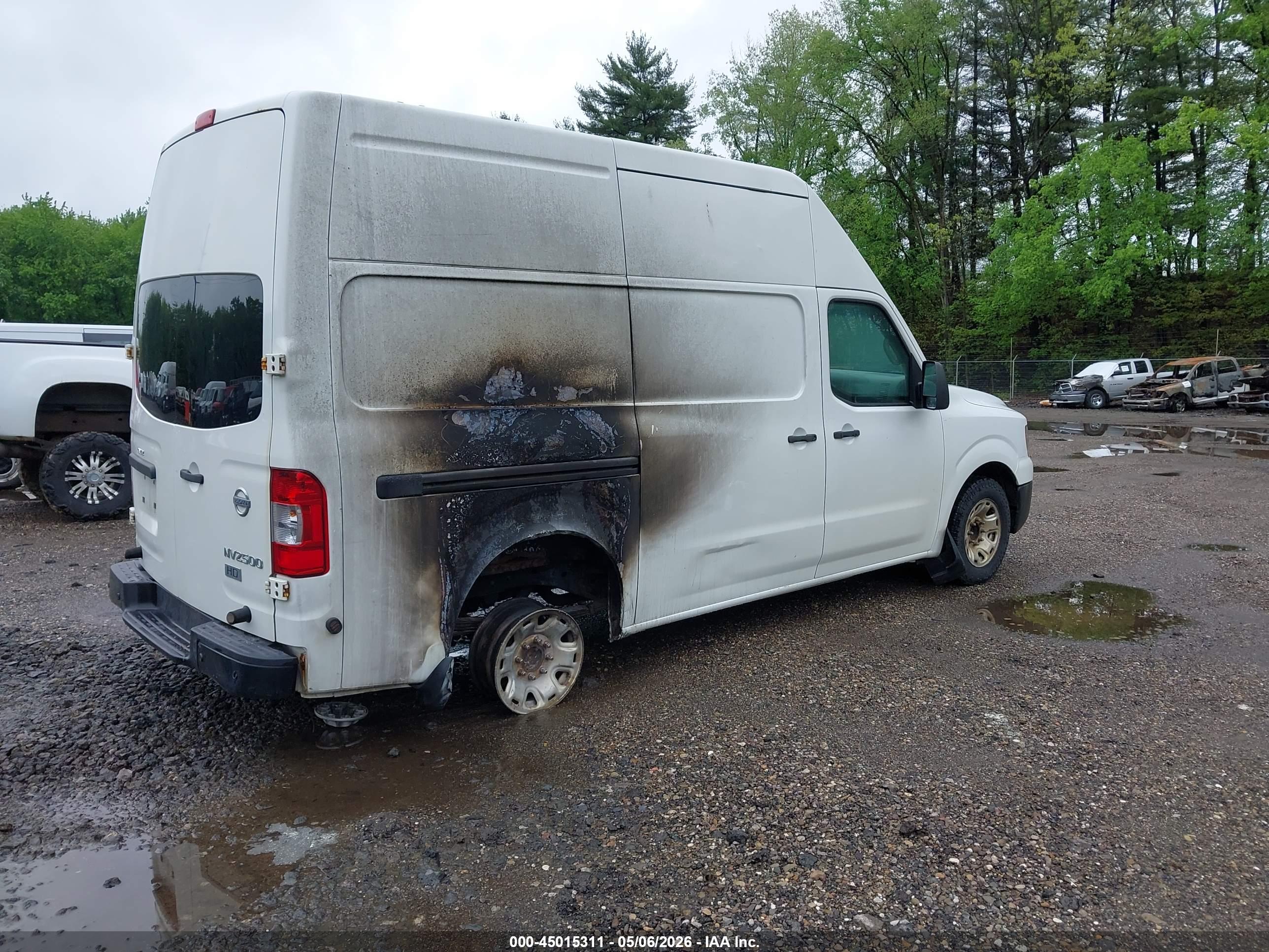 NISSAN NV image 4