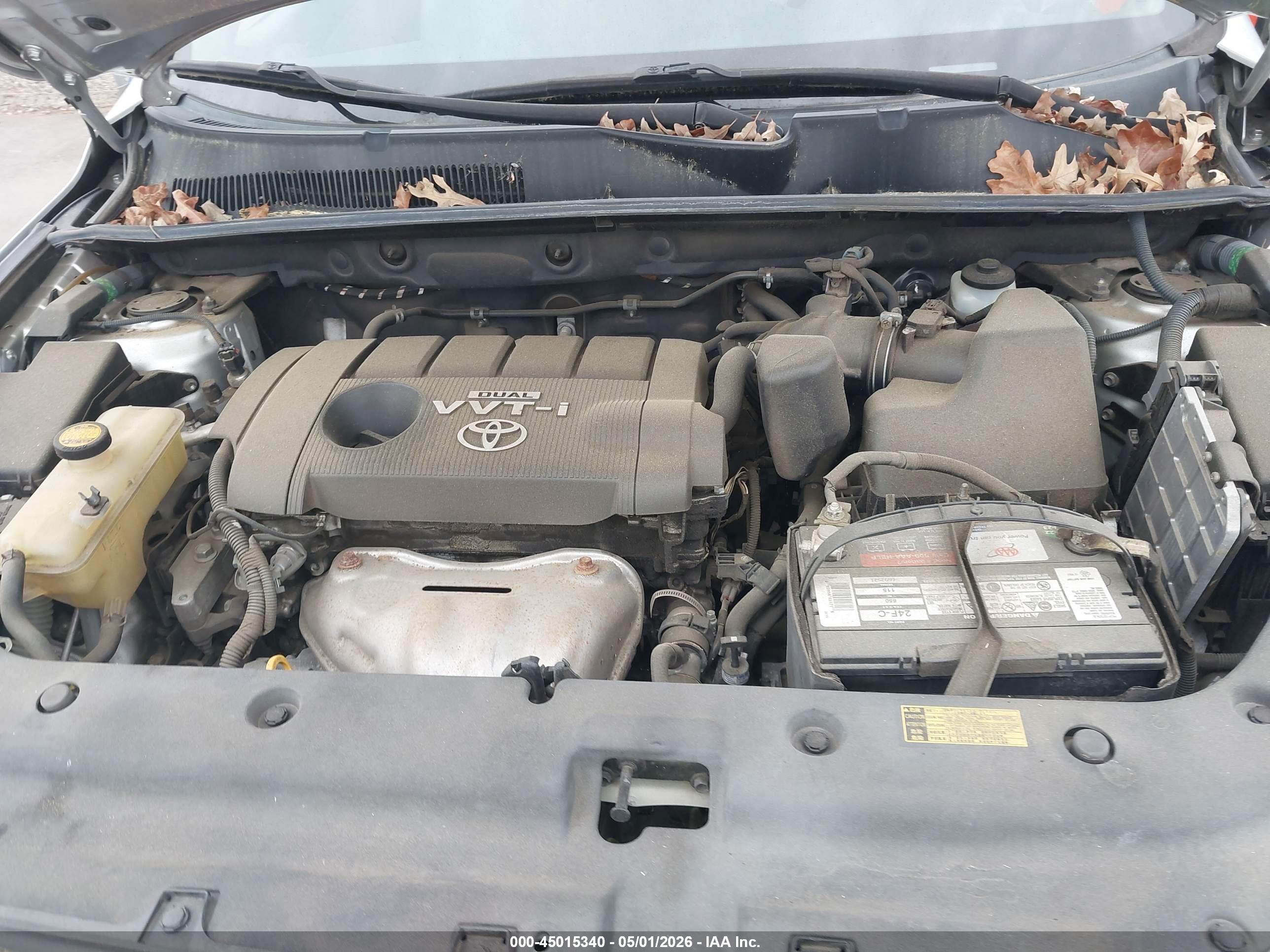 TOYOTA RAV4 image 10
