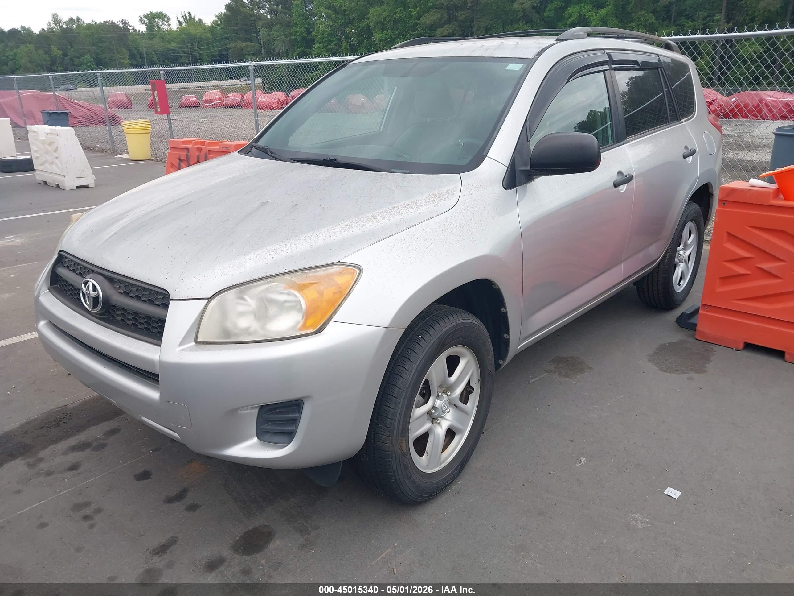 TOYOTA RAV4 image 2