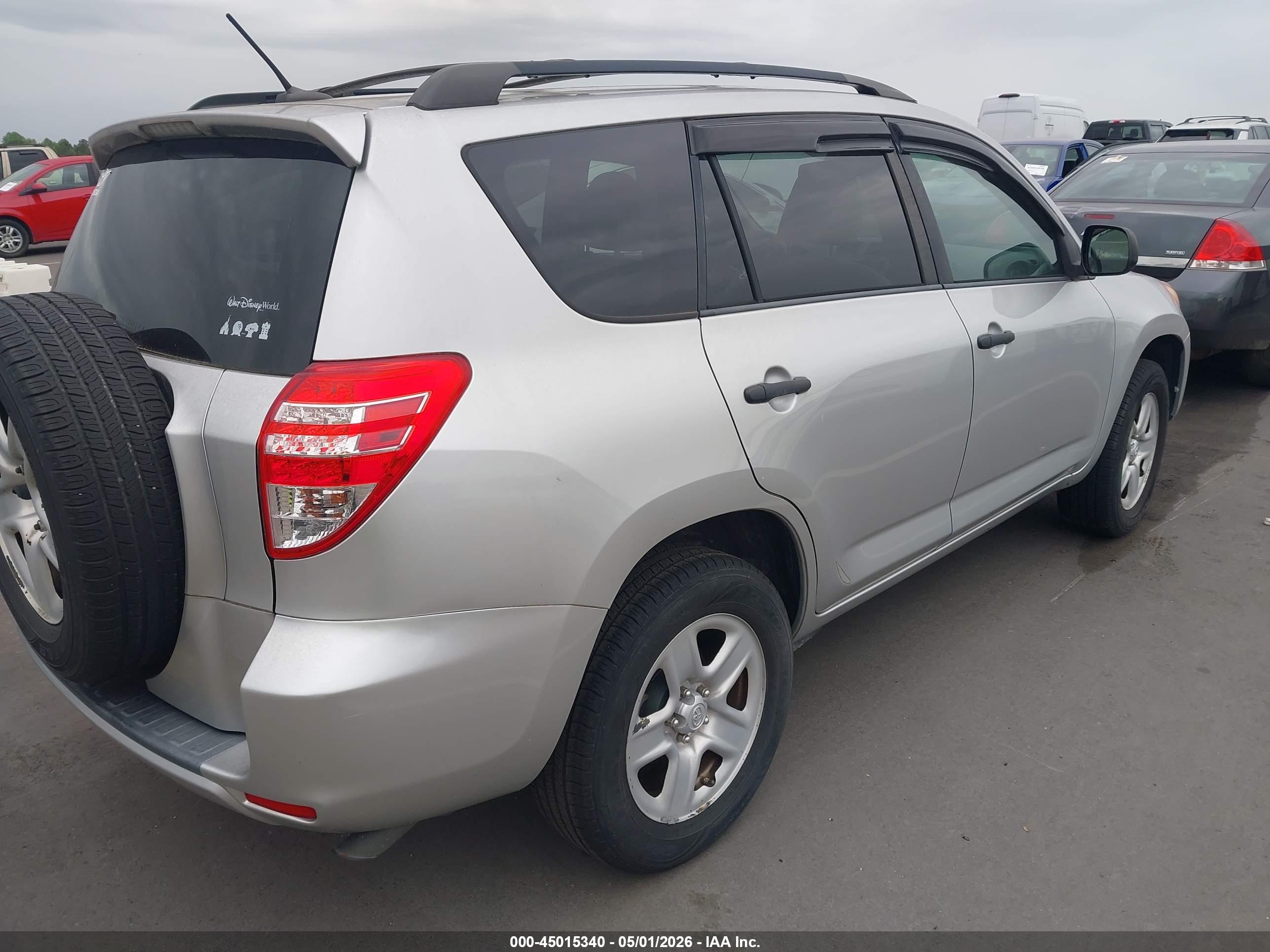 TOYOTA RAV4 image 4