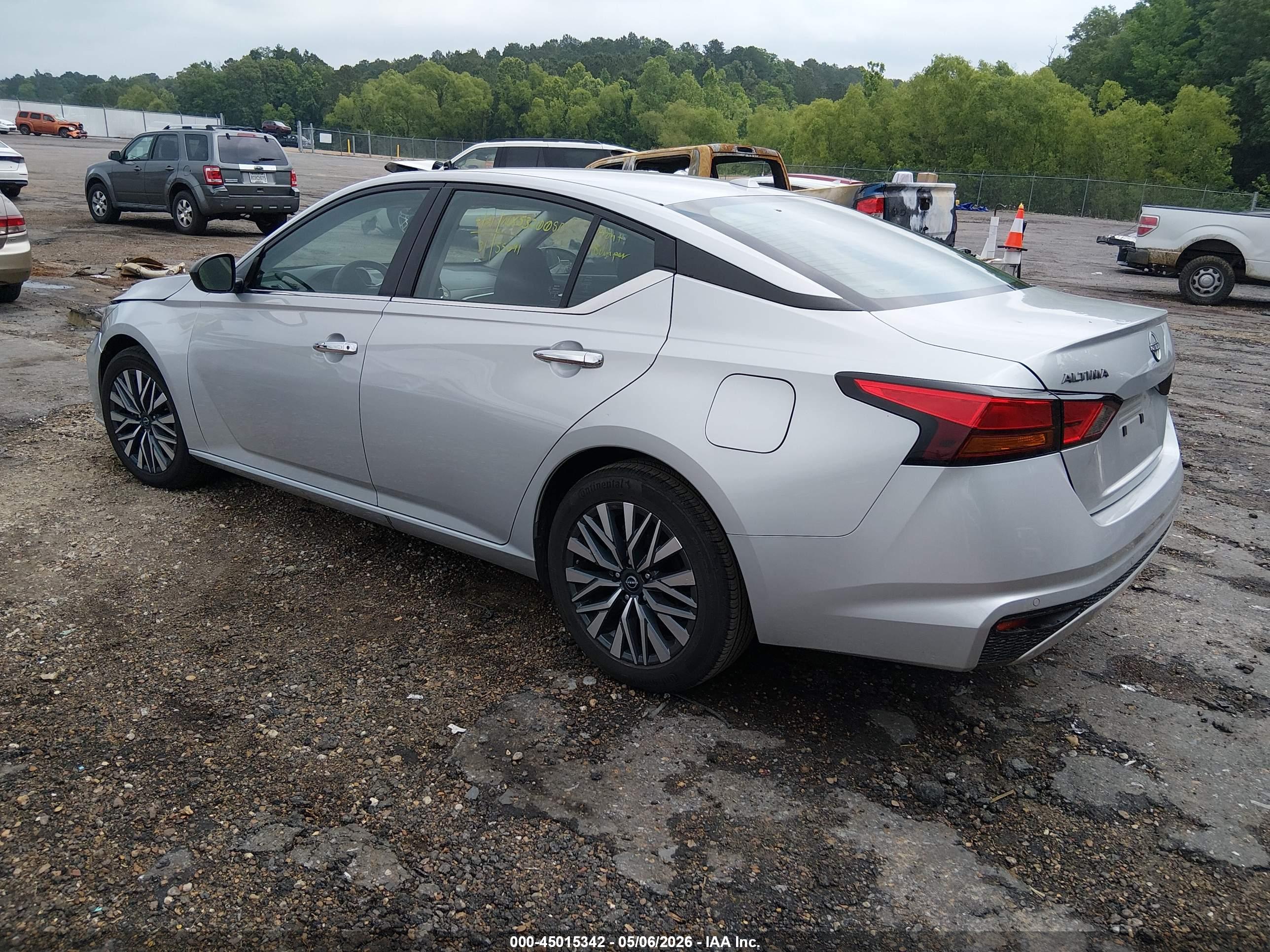 NISSAN ALTIMA image 3