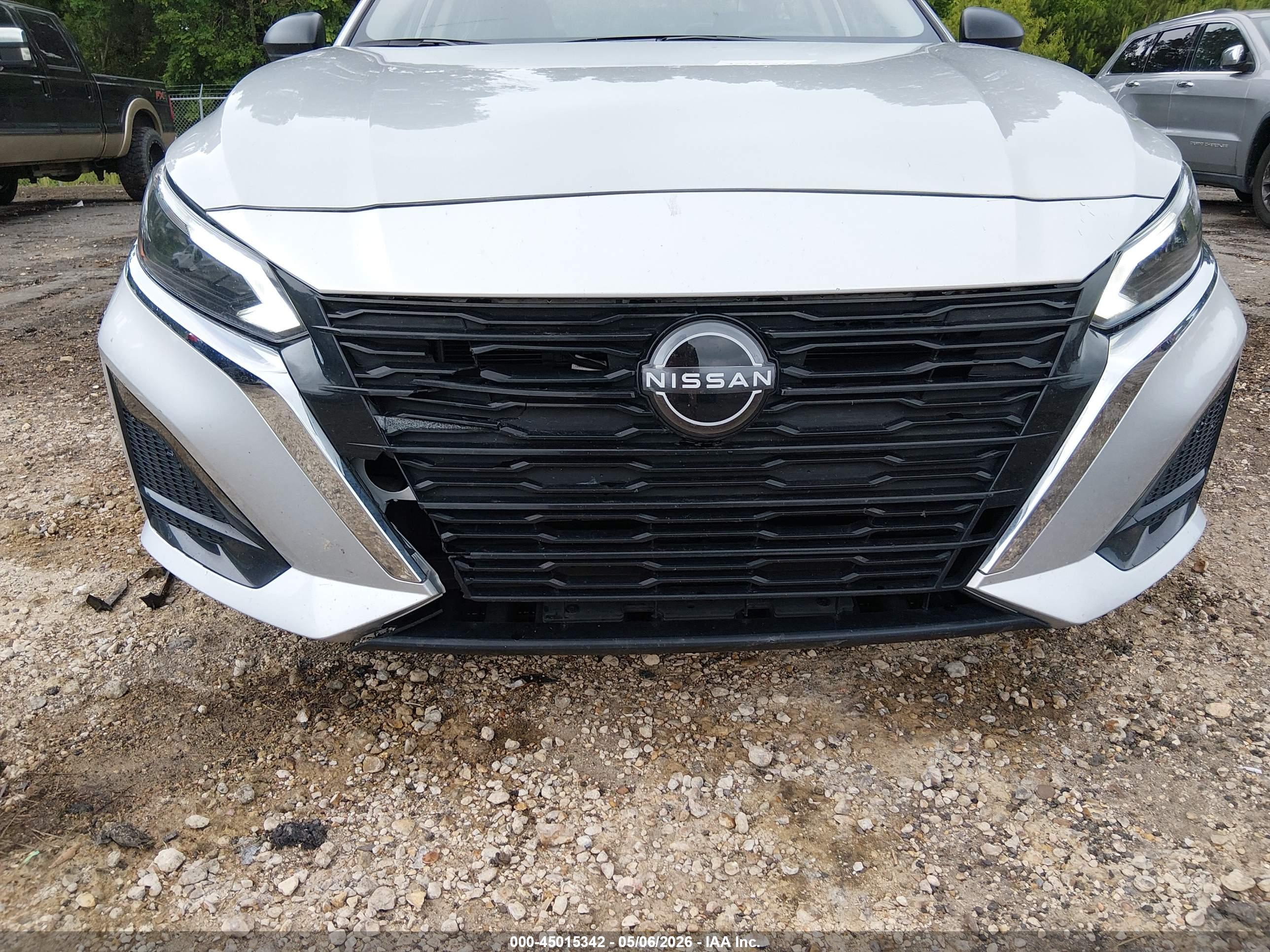 NISSAN ALTIMA image 6