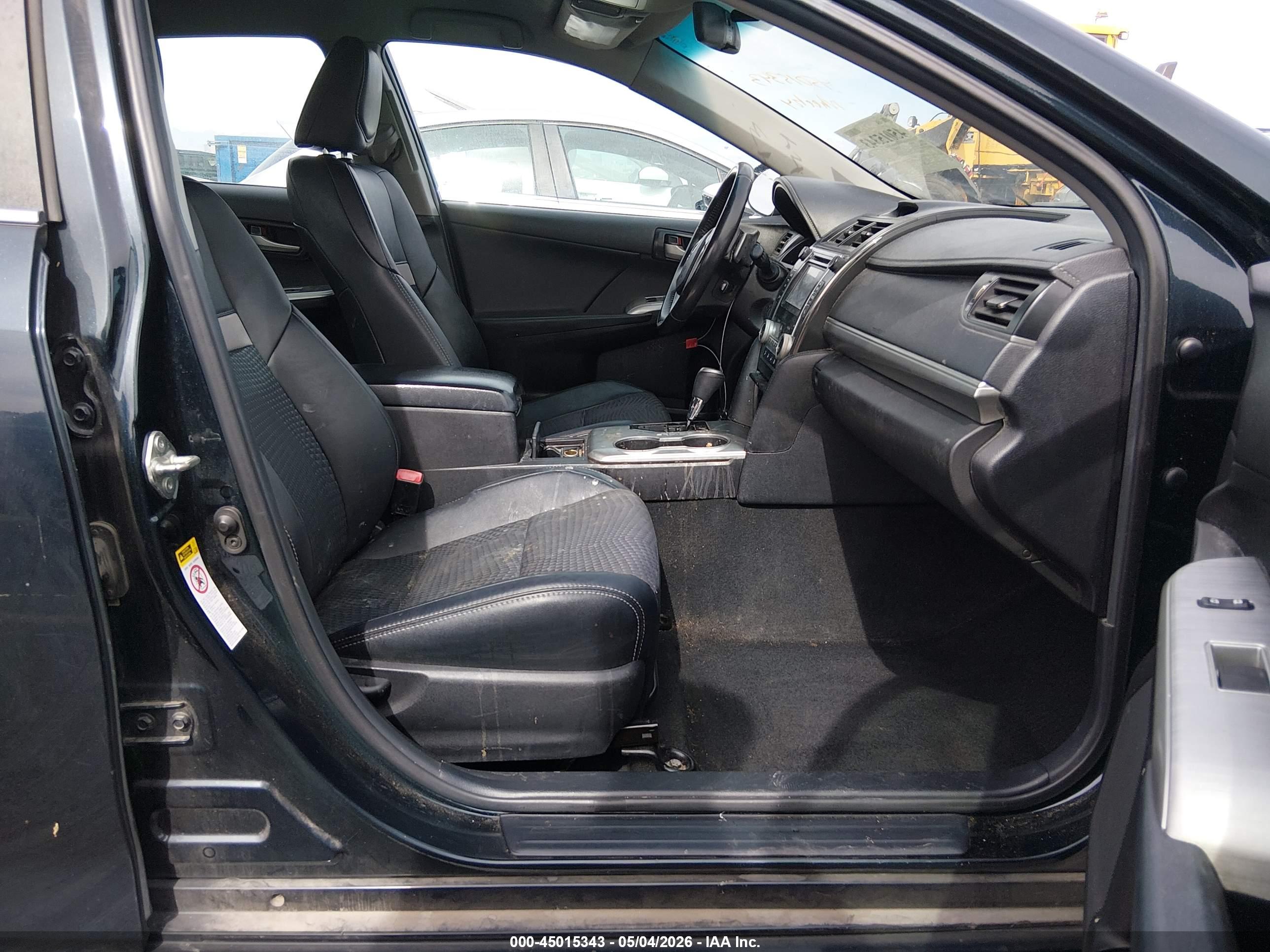 TOYOTA CAMRY image 5