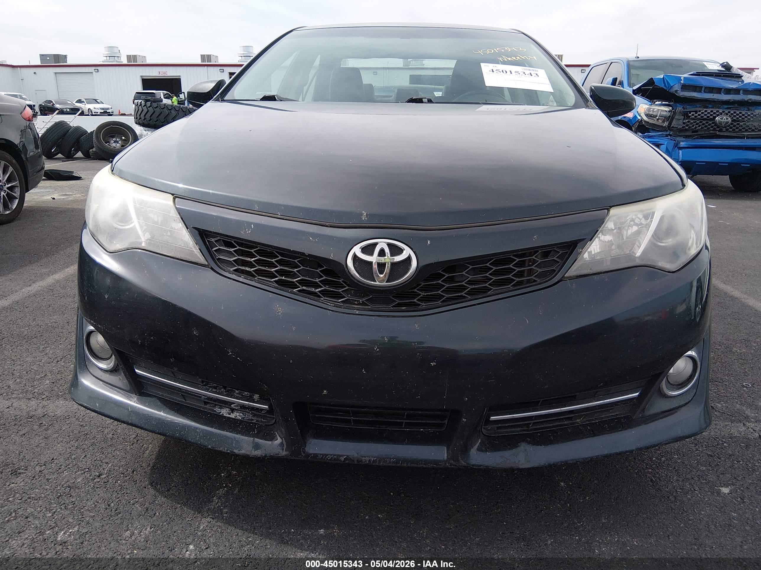 TOYOTA CAMRY image 6