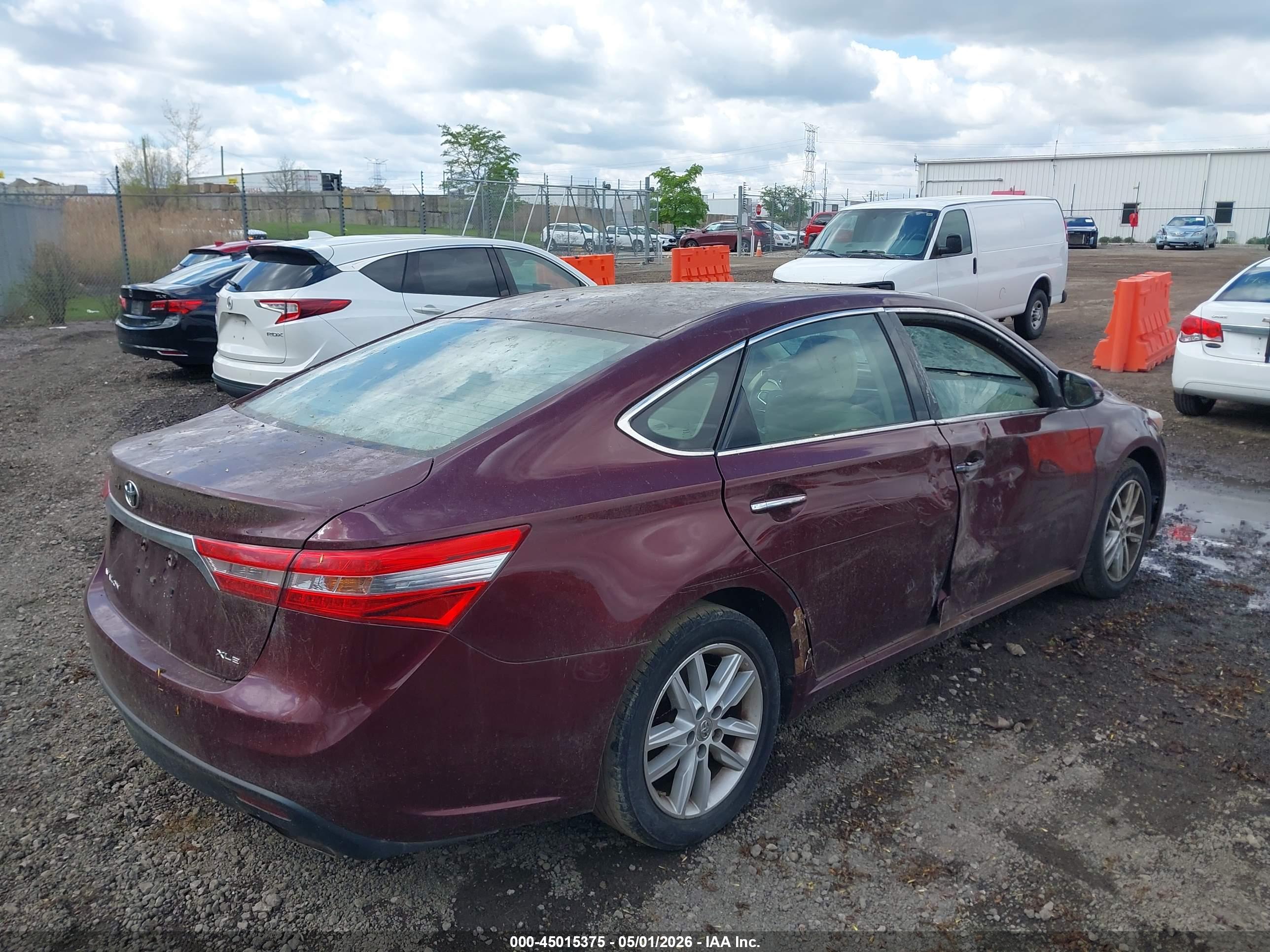 TOYOTA AVALON image 4