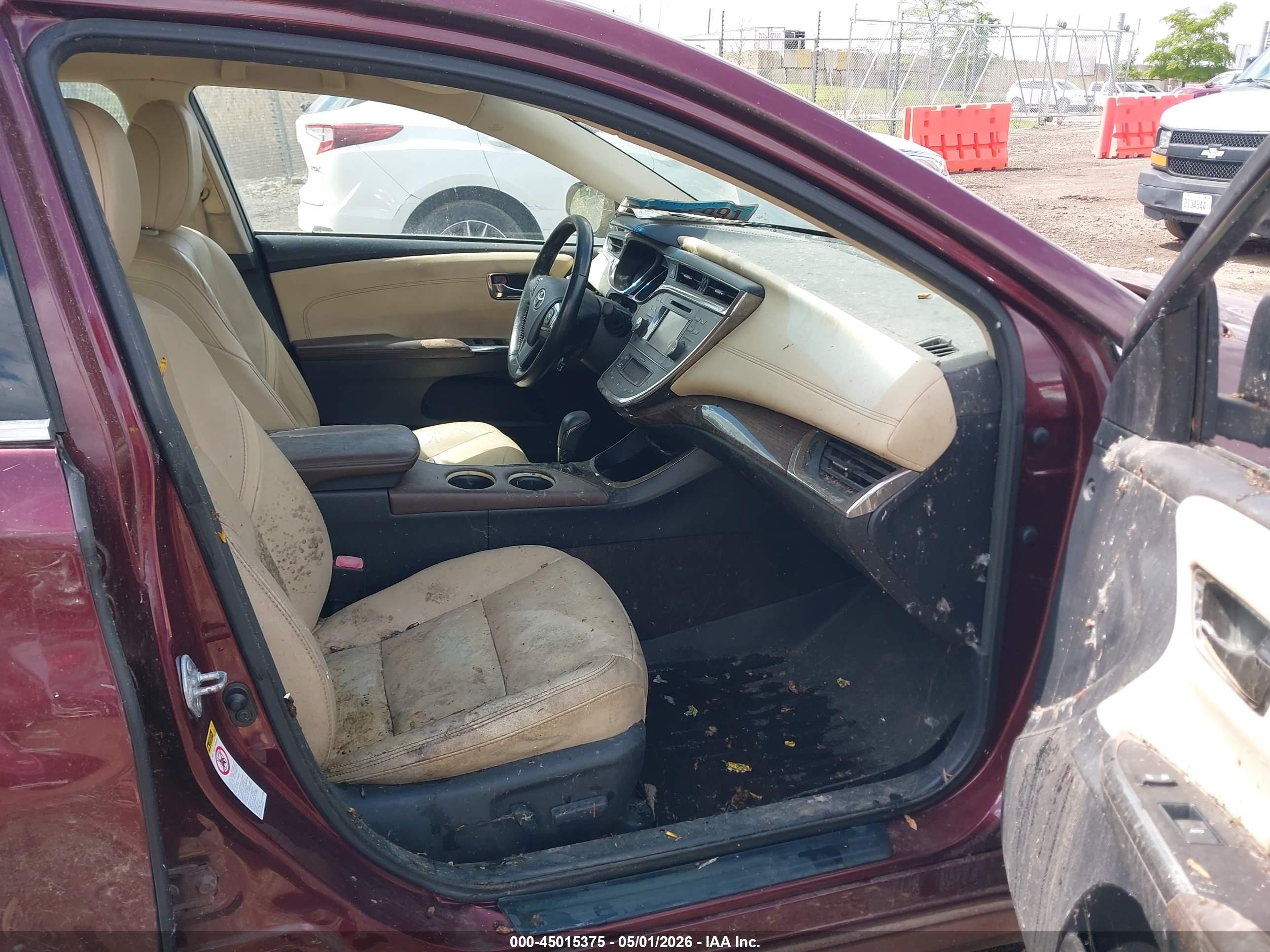 TOYOTA AVALON image 5