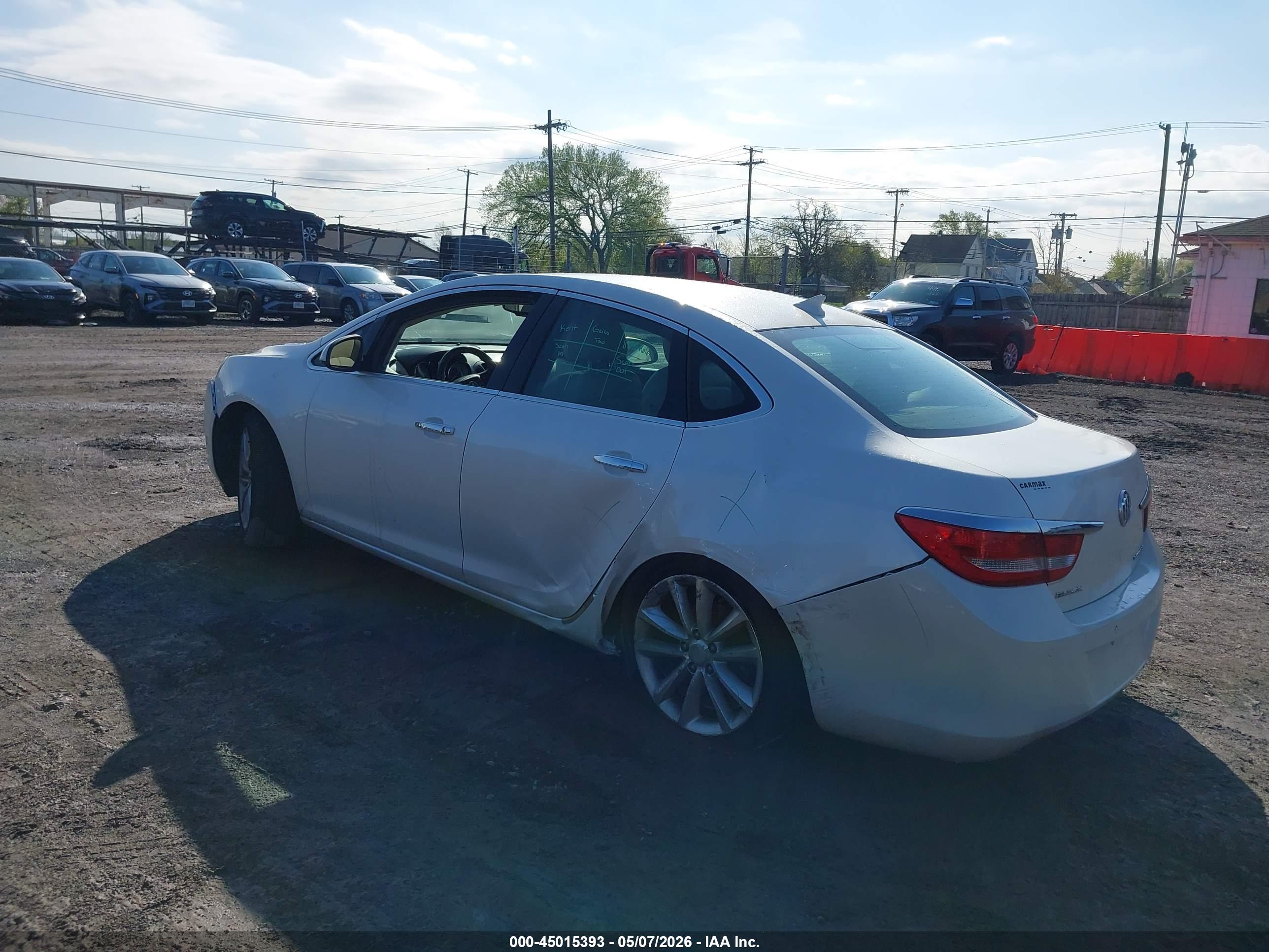 BUICK VERANO image 3