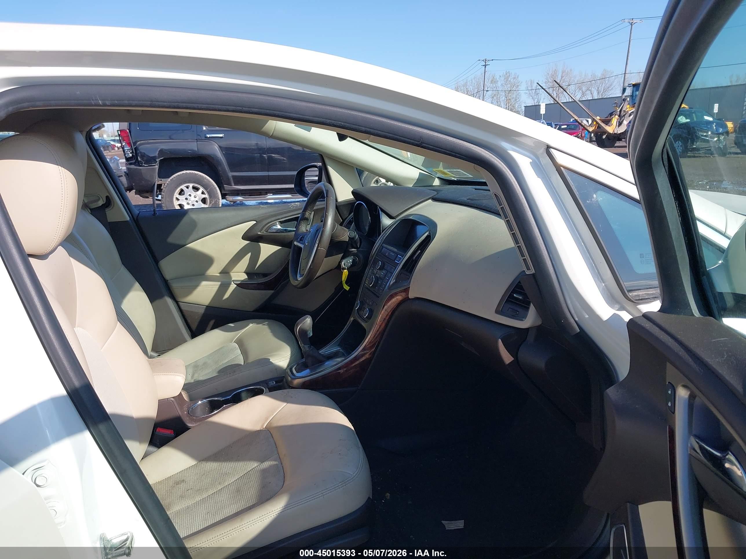 BUICK VERANO image 5