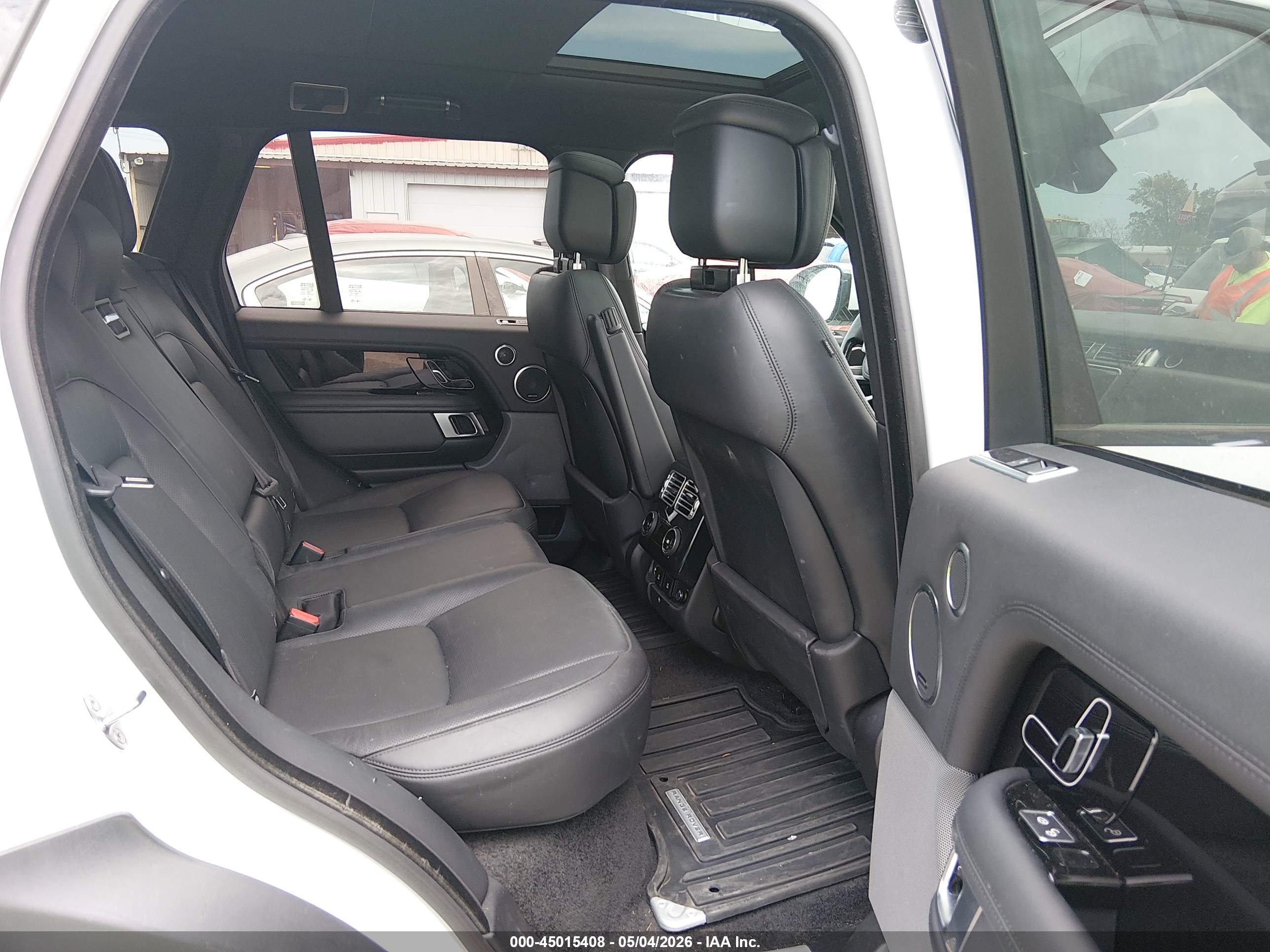 LAND ROVER image 8