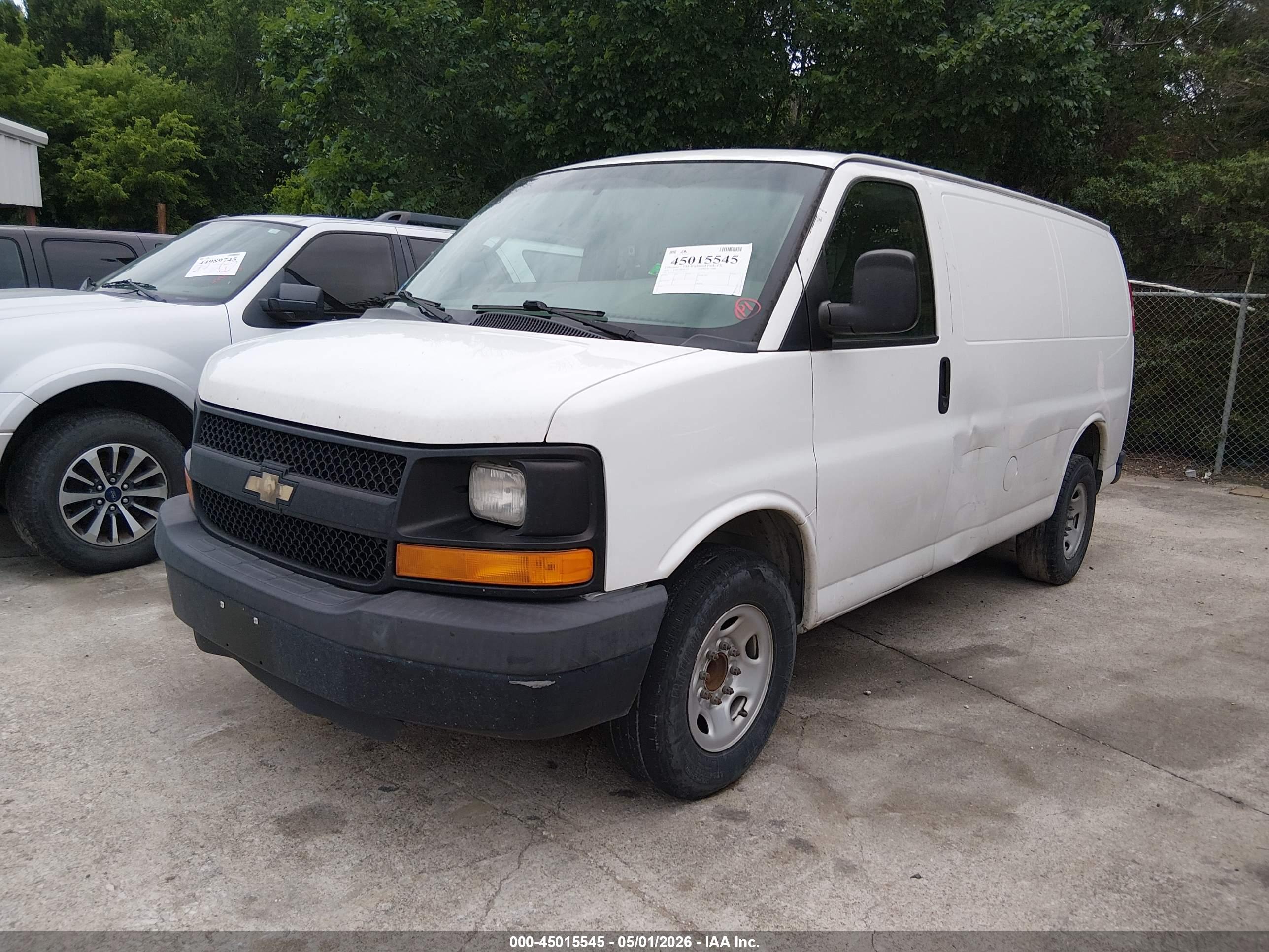 CHEVROLET EXPRESS image 2
