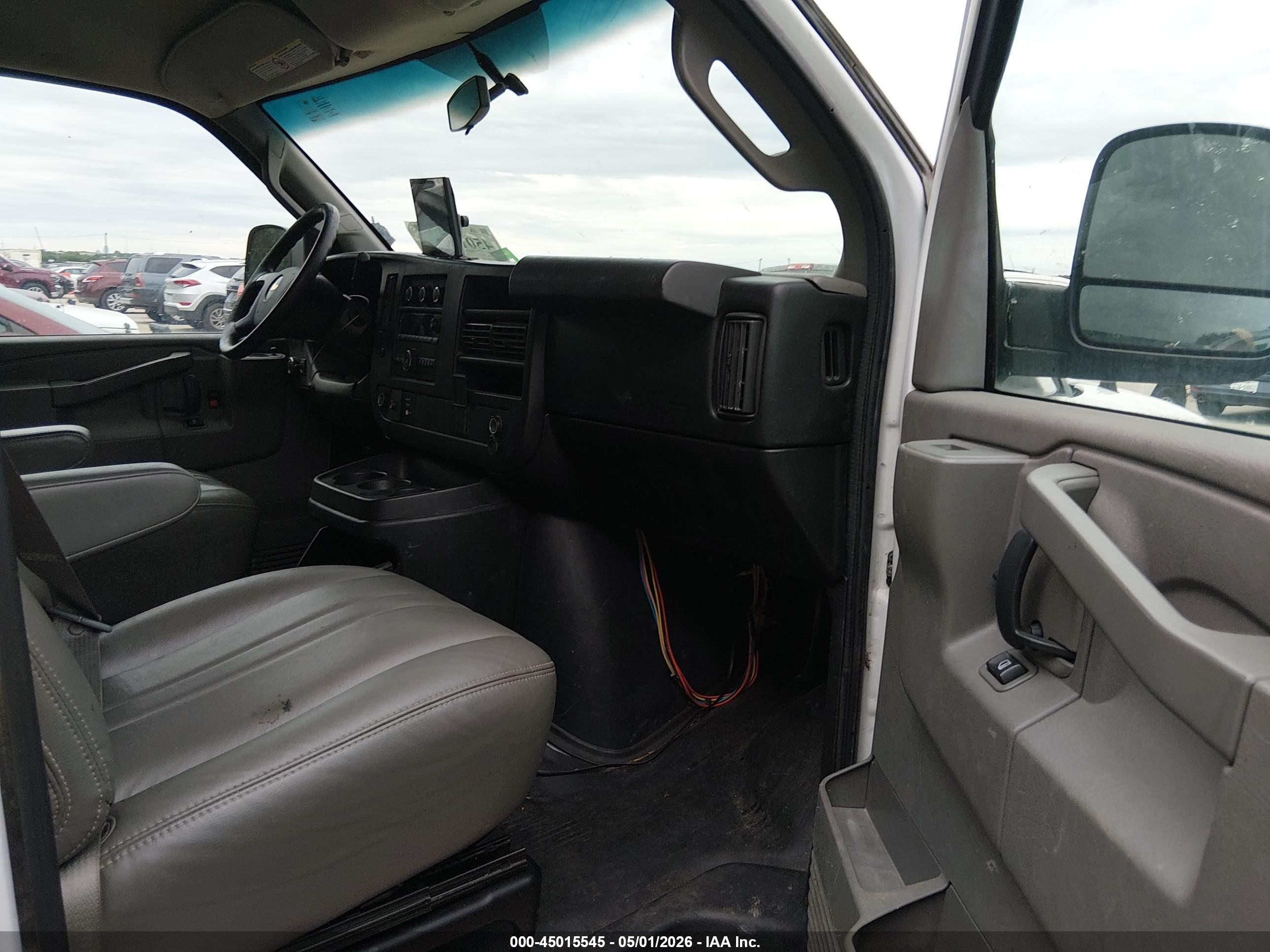 CHEVROLET EXPRESS image 5