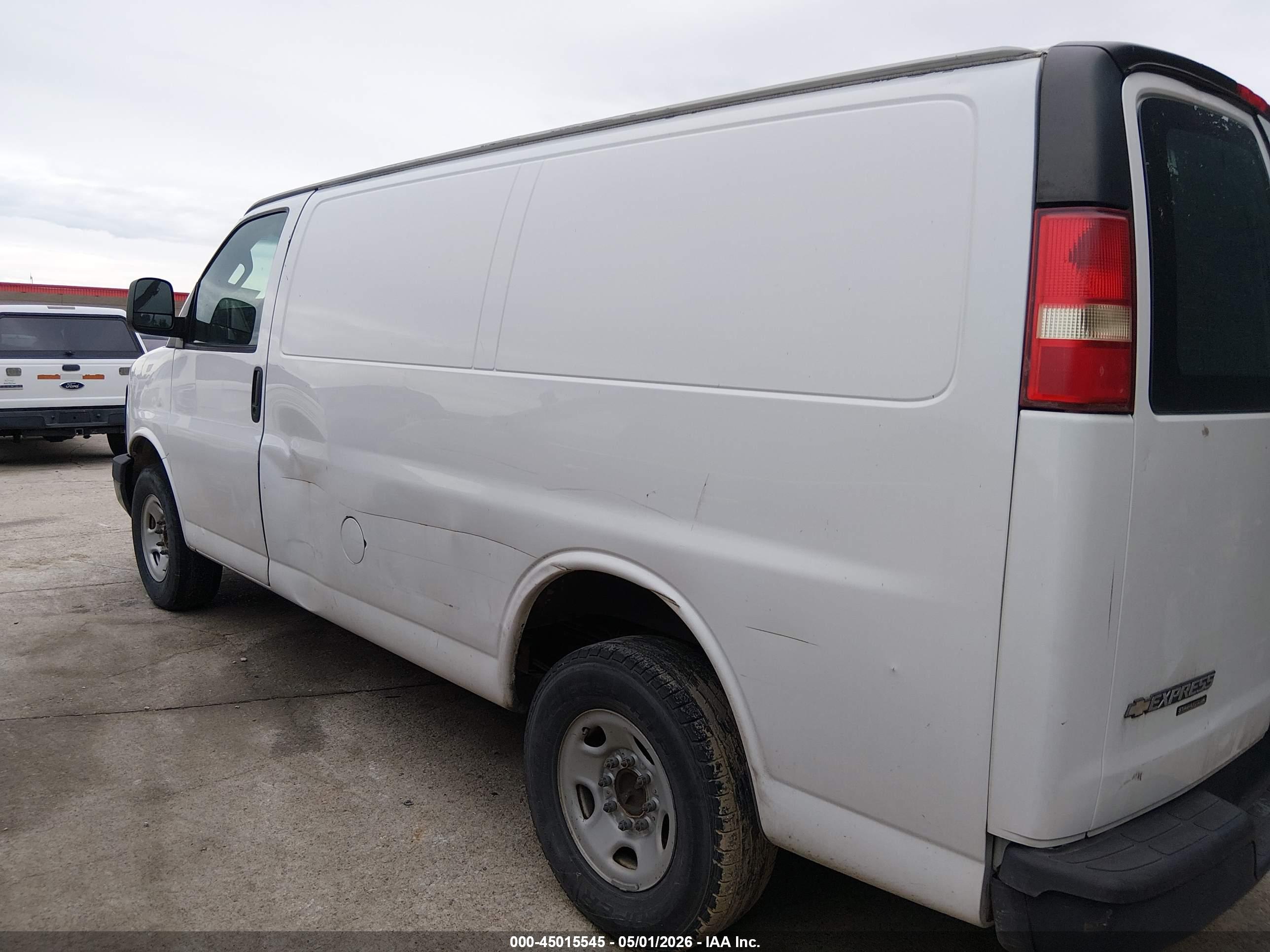 CHEVROLET EXPRESS image 6