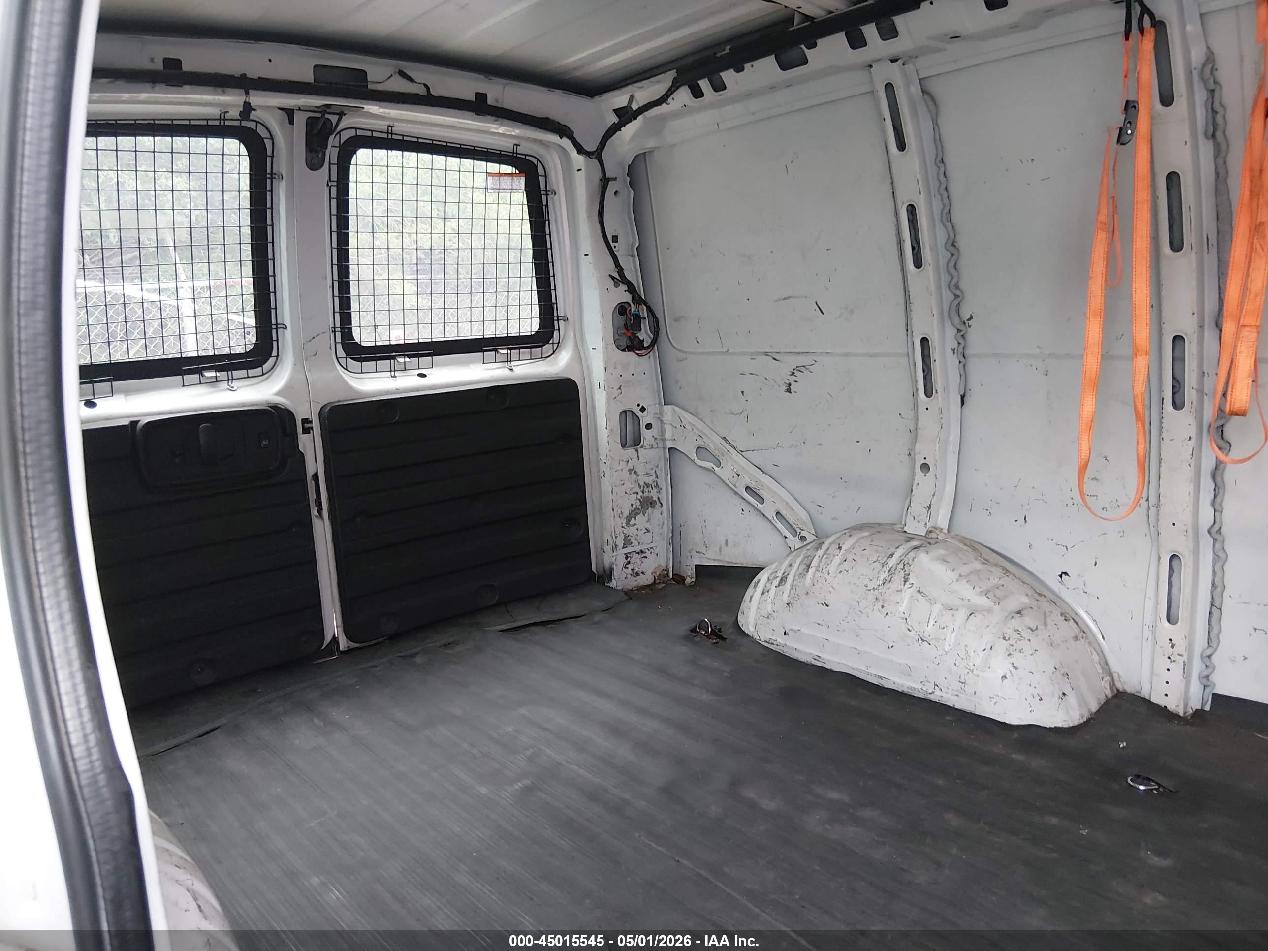 CHEVROLET EXPRESS image 8