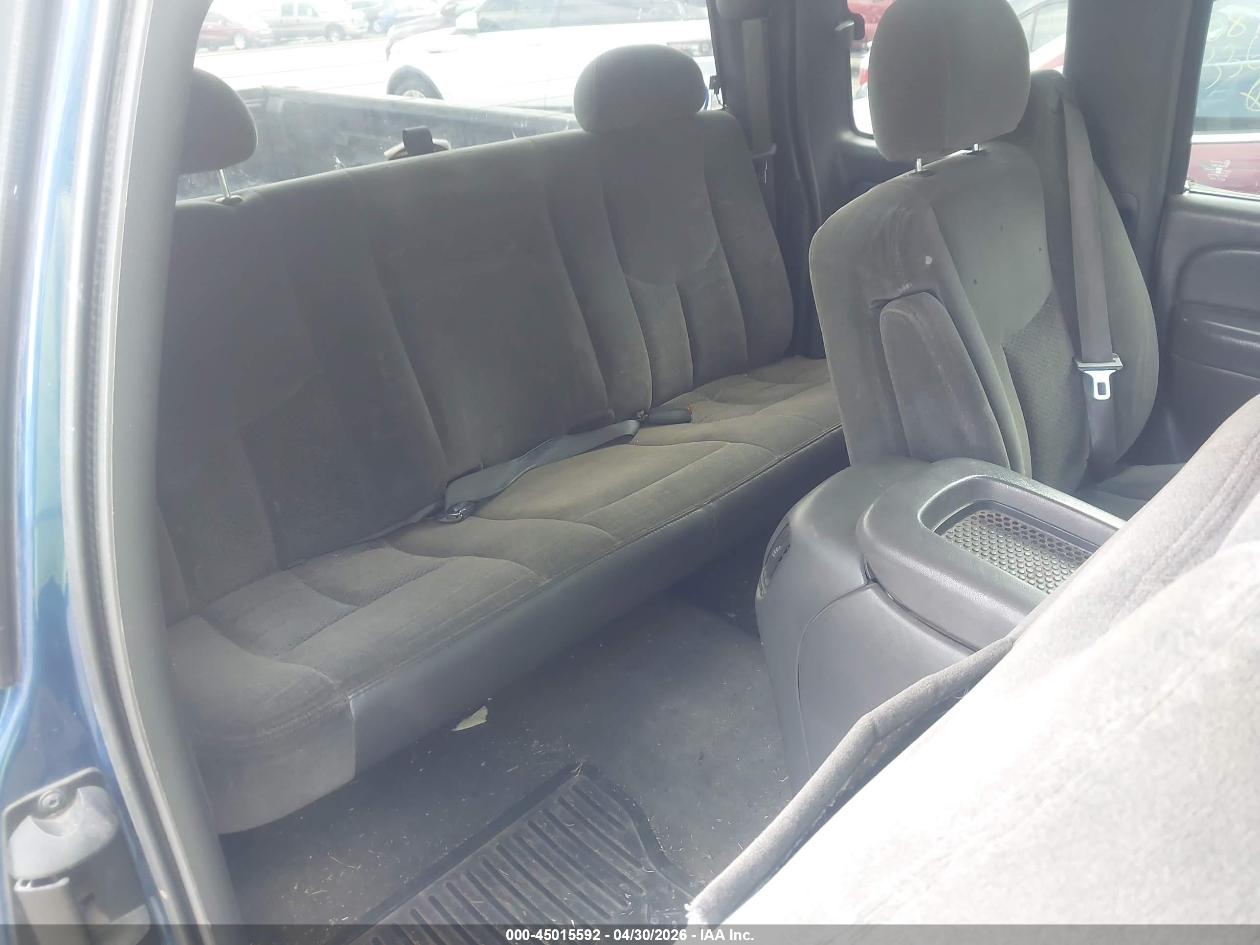 CHEVROLET SILVERADO image 8