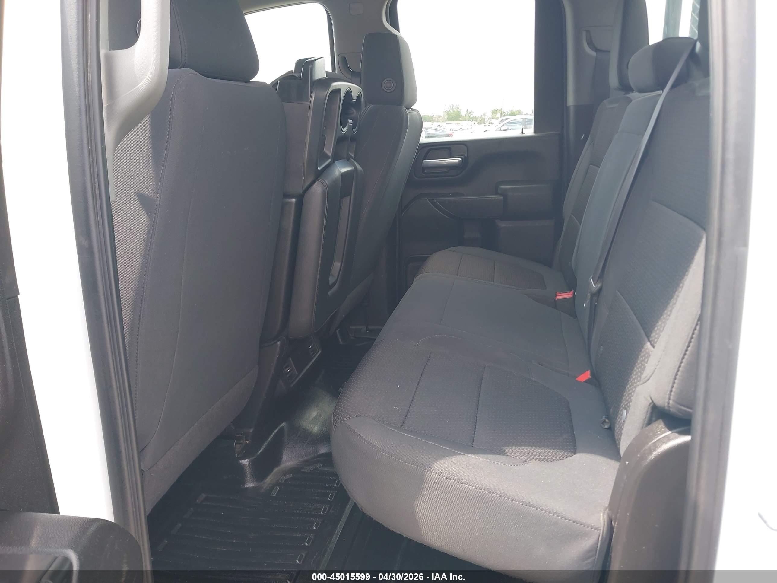 CHEVROLET SILVERADO image 8