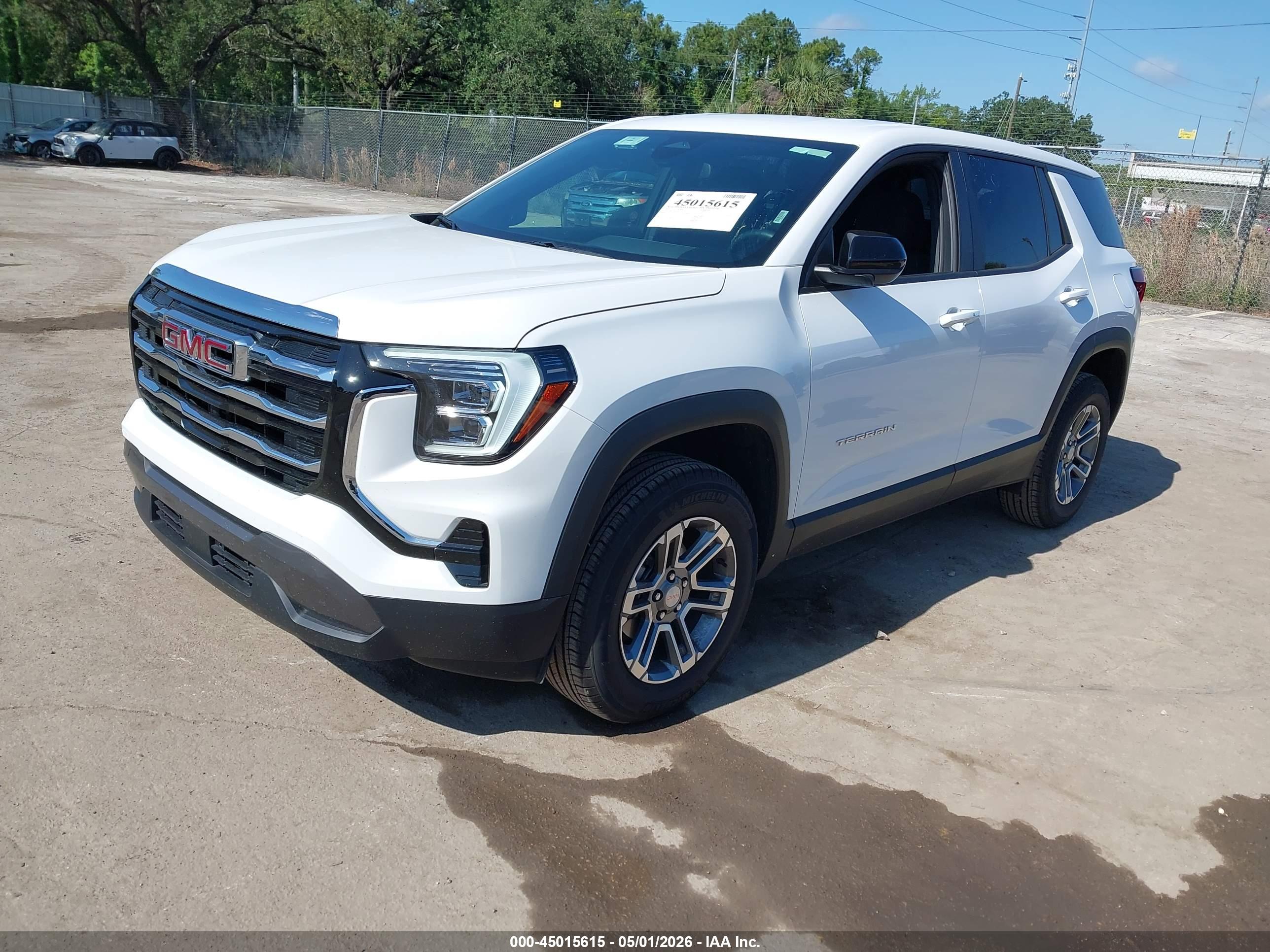 GMC TERRAIN image 2