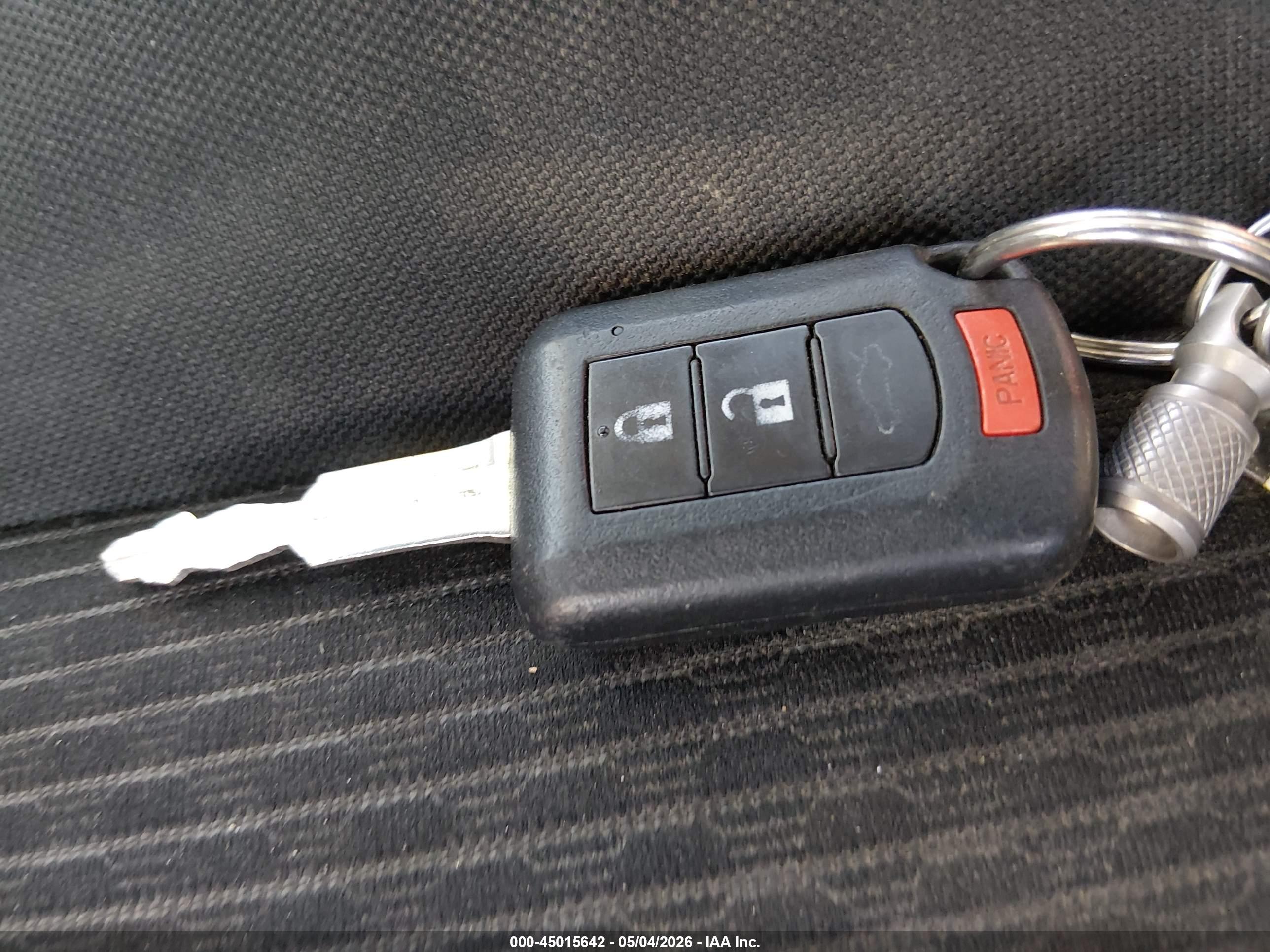 MITSUBISHI LANCER image 11