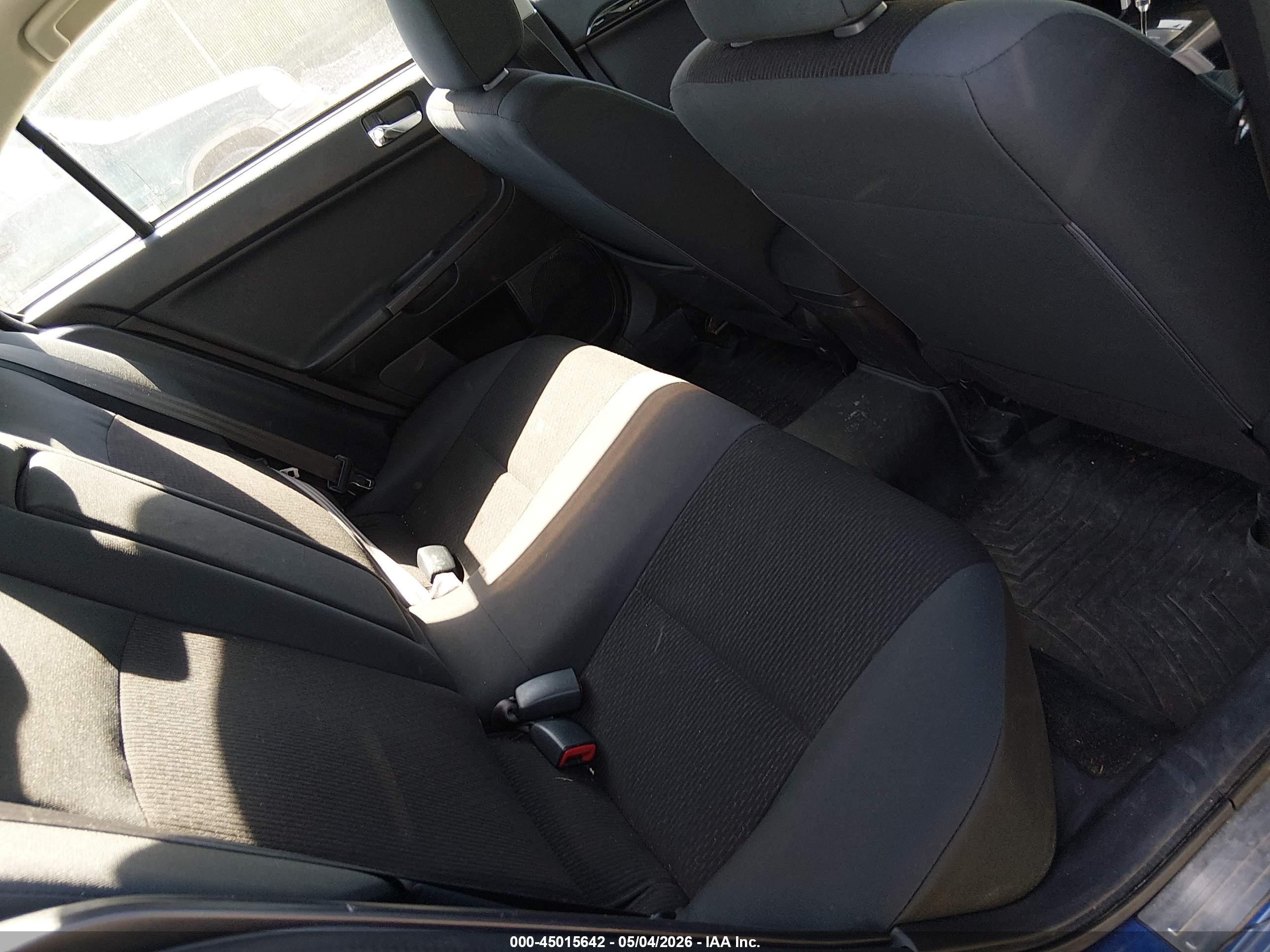 MITSUBISHI LANCER image 8