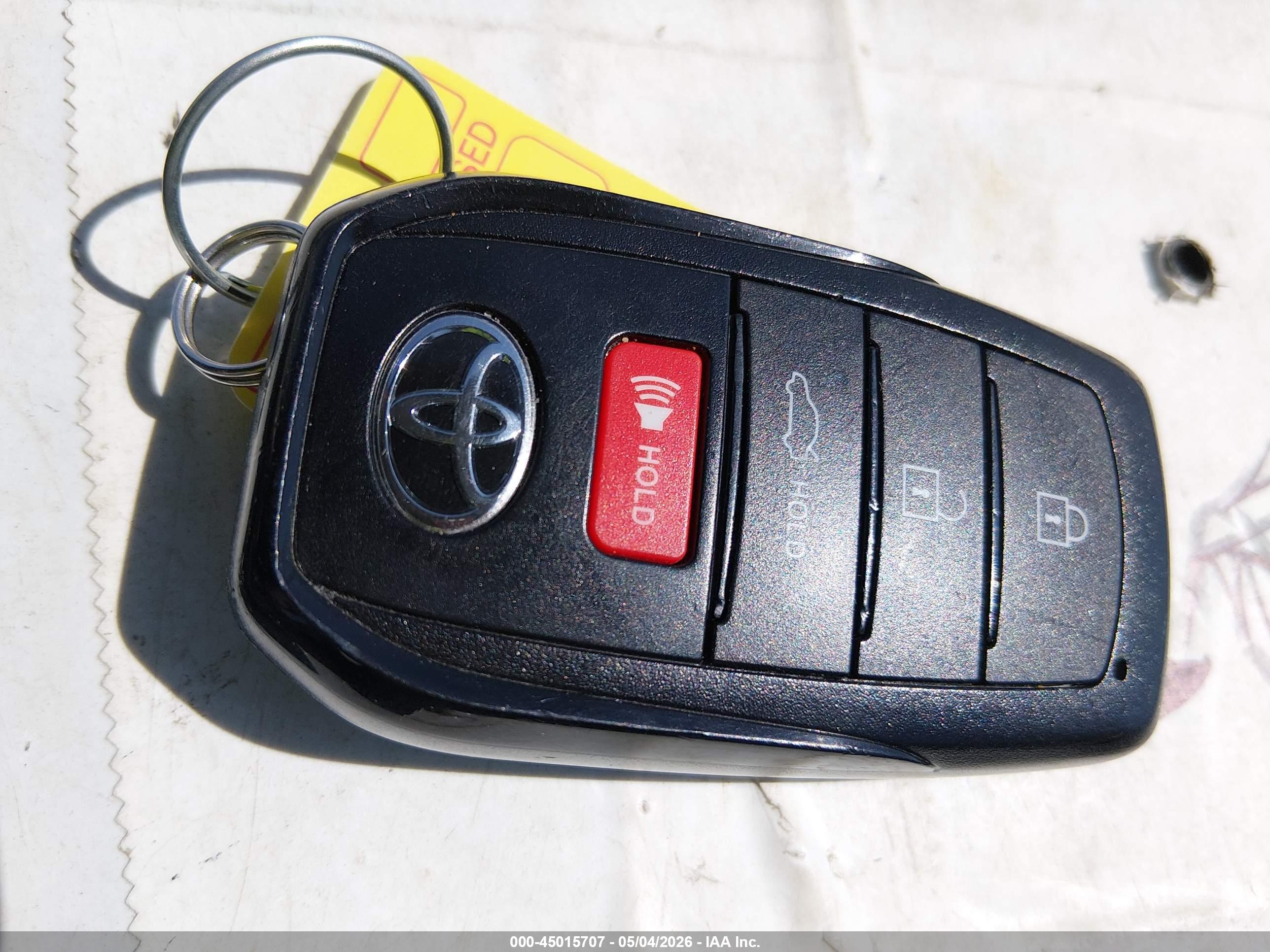 TOYOTA CAMRY image 11