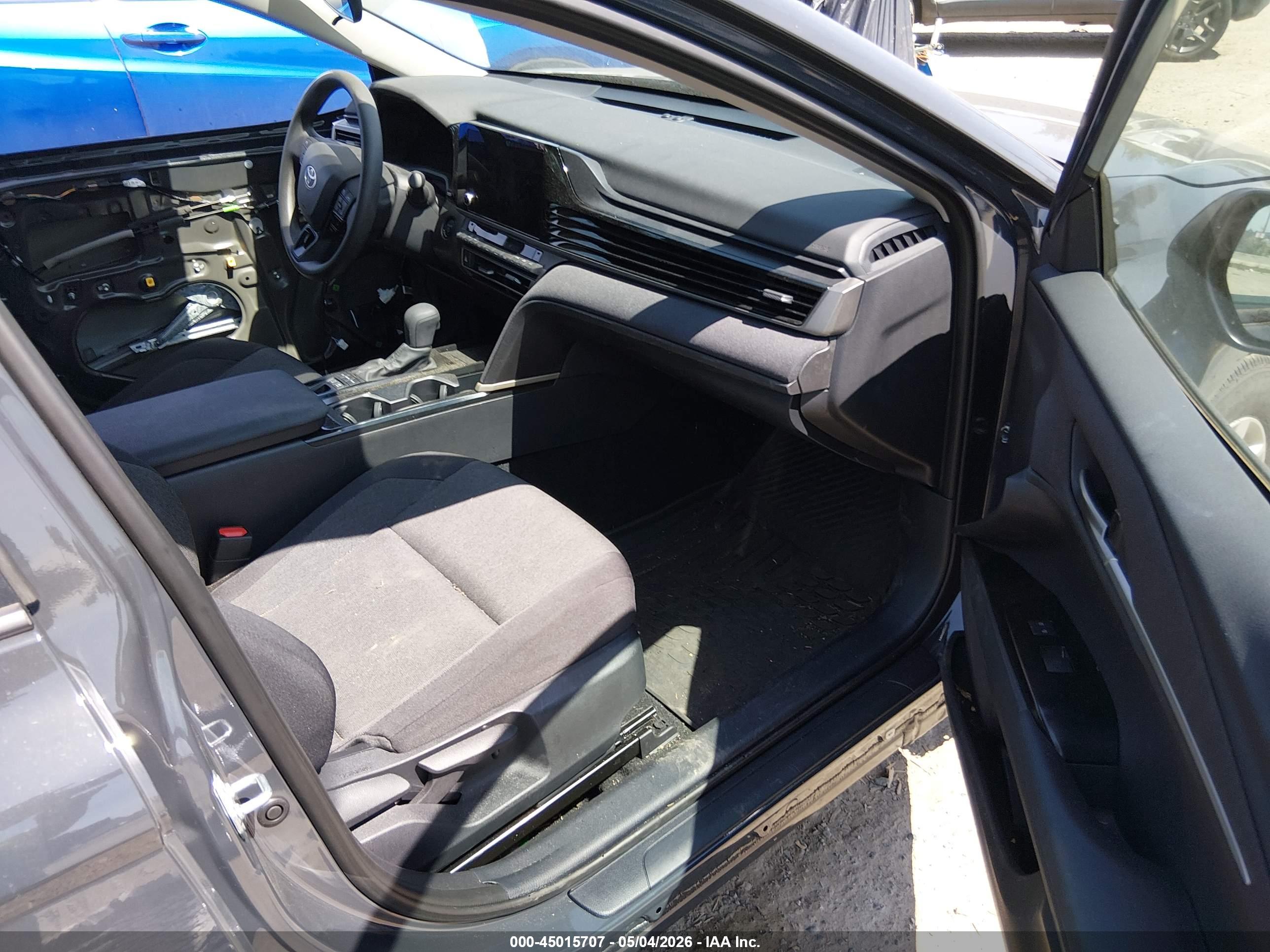 TOYOTA CAMRY image 5
