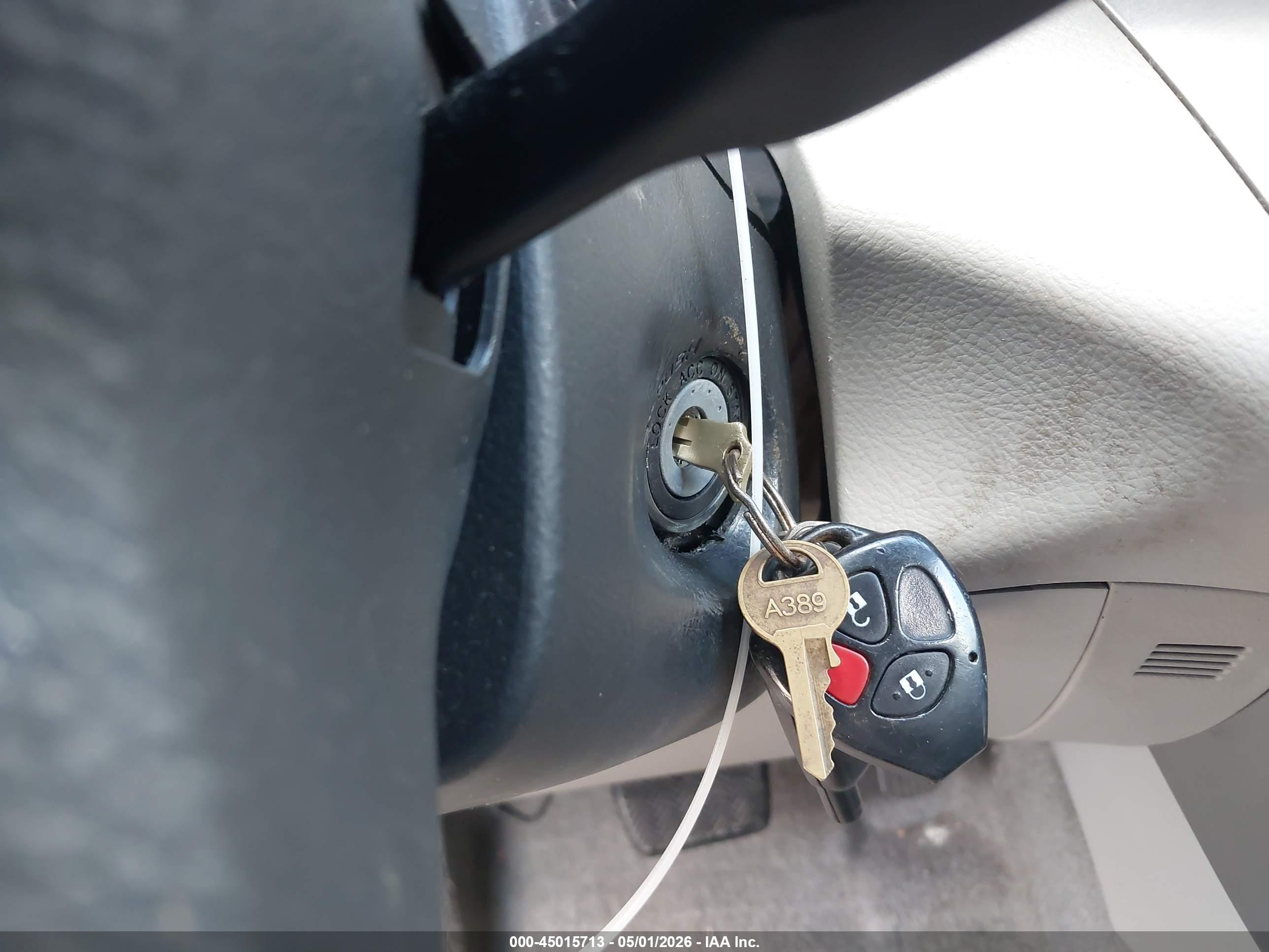 TOYOTA RAV4 image 11