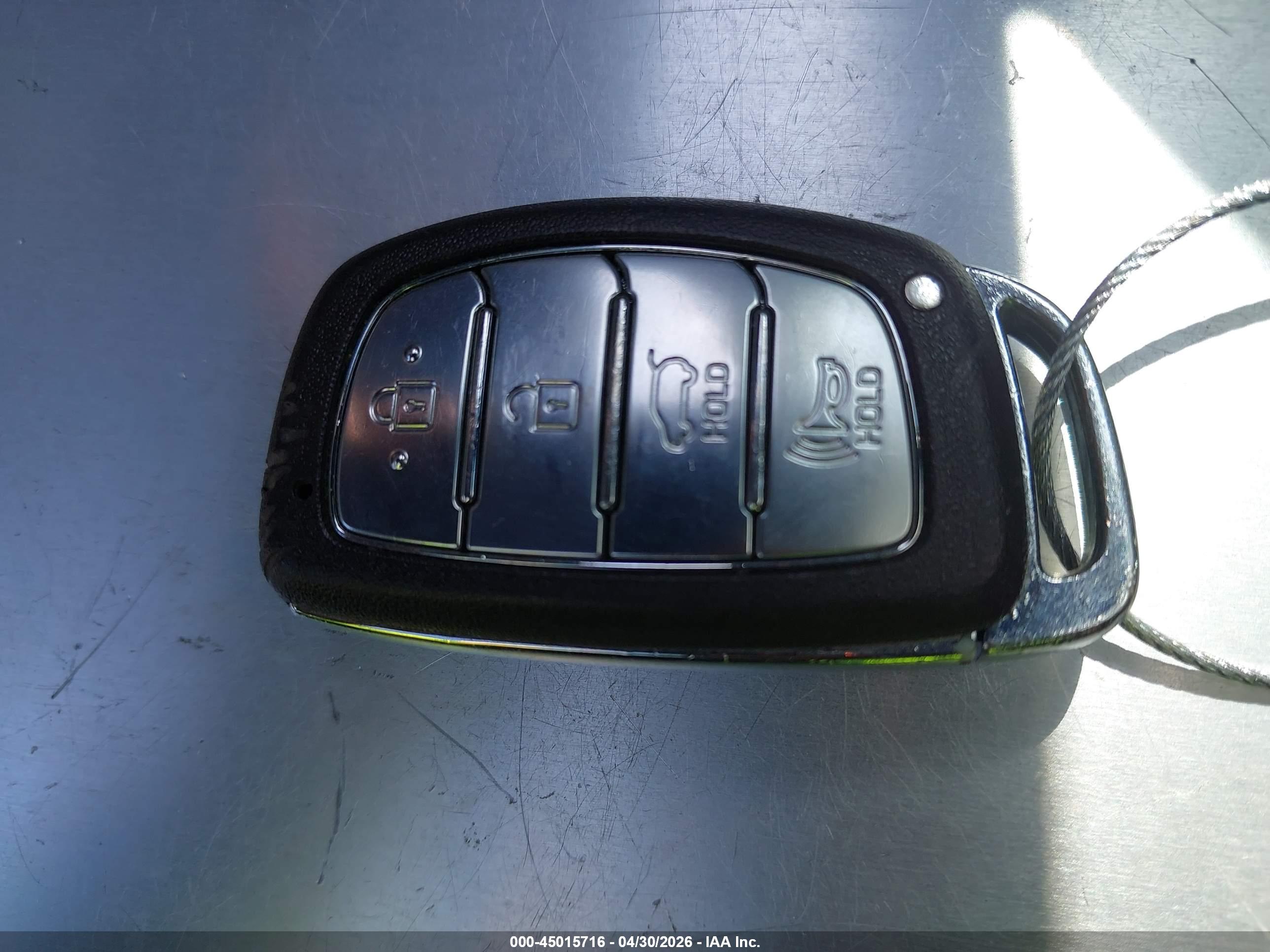 HYUNDAI TUCSON image 11