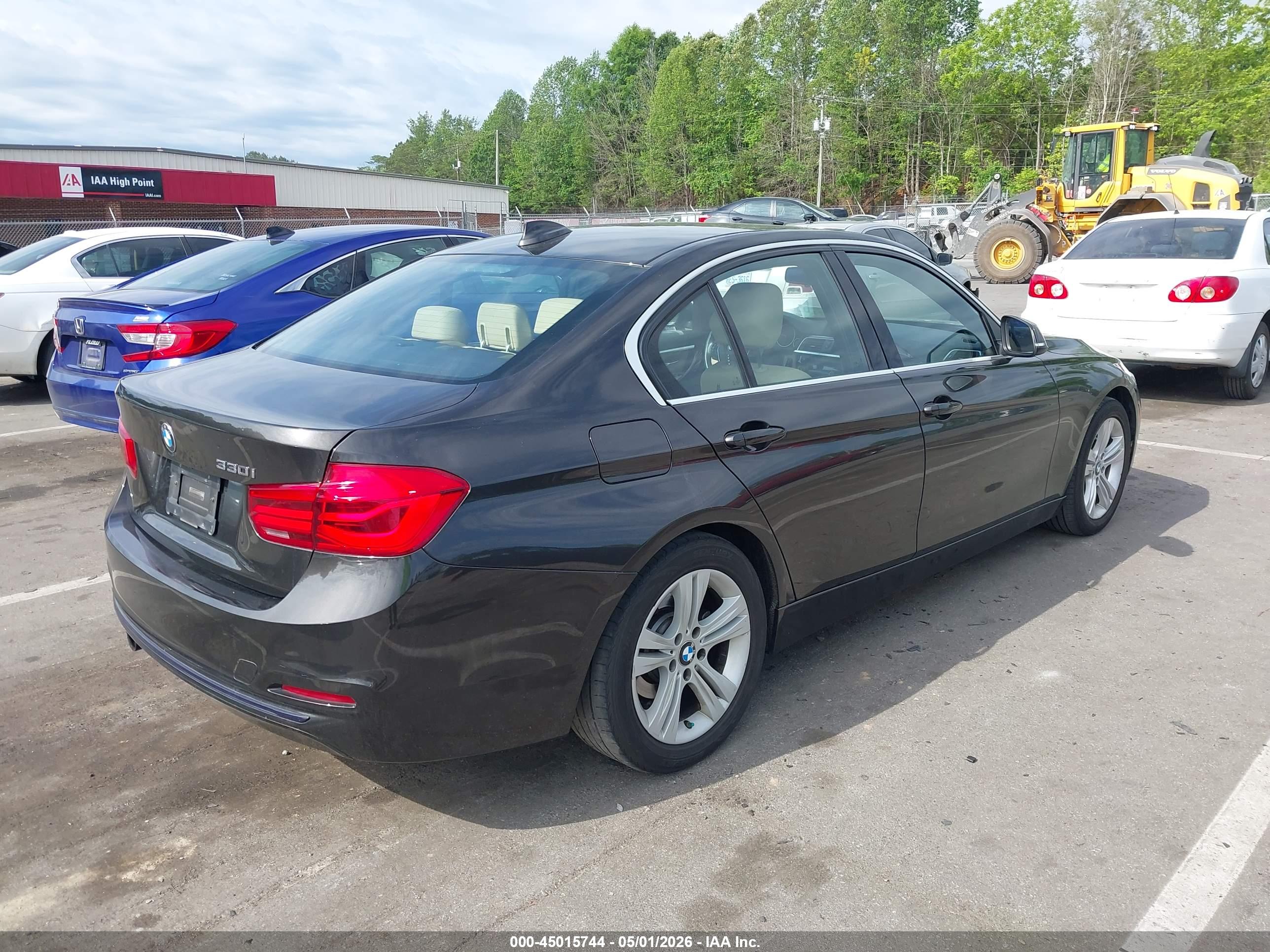 BMW 330I image 4