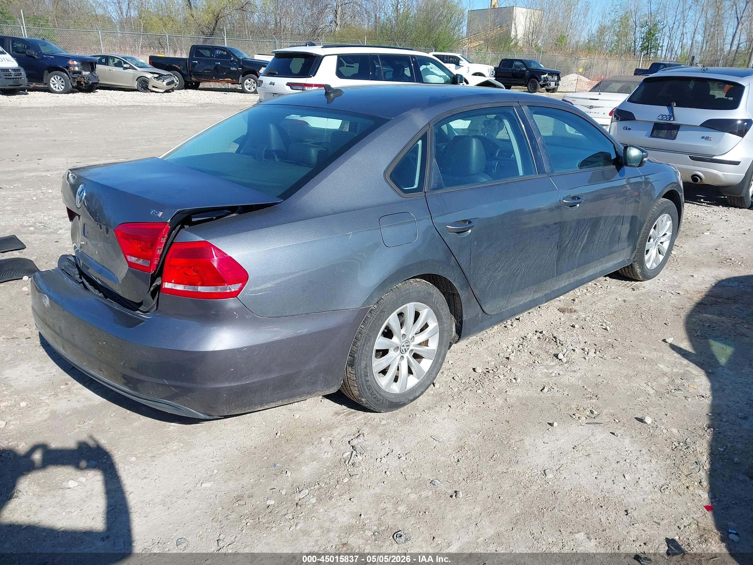 VOLKSWAGEN PASSAT image 4