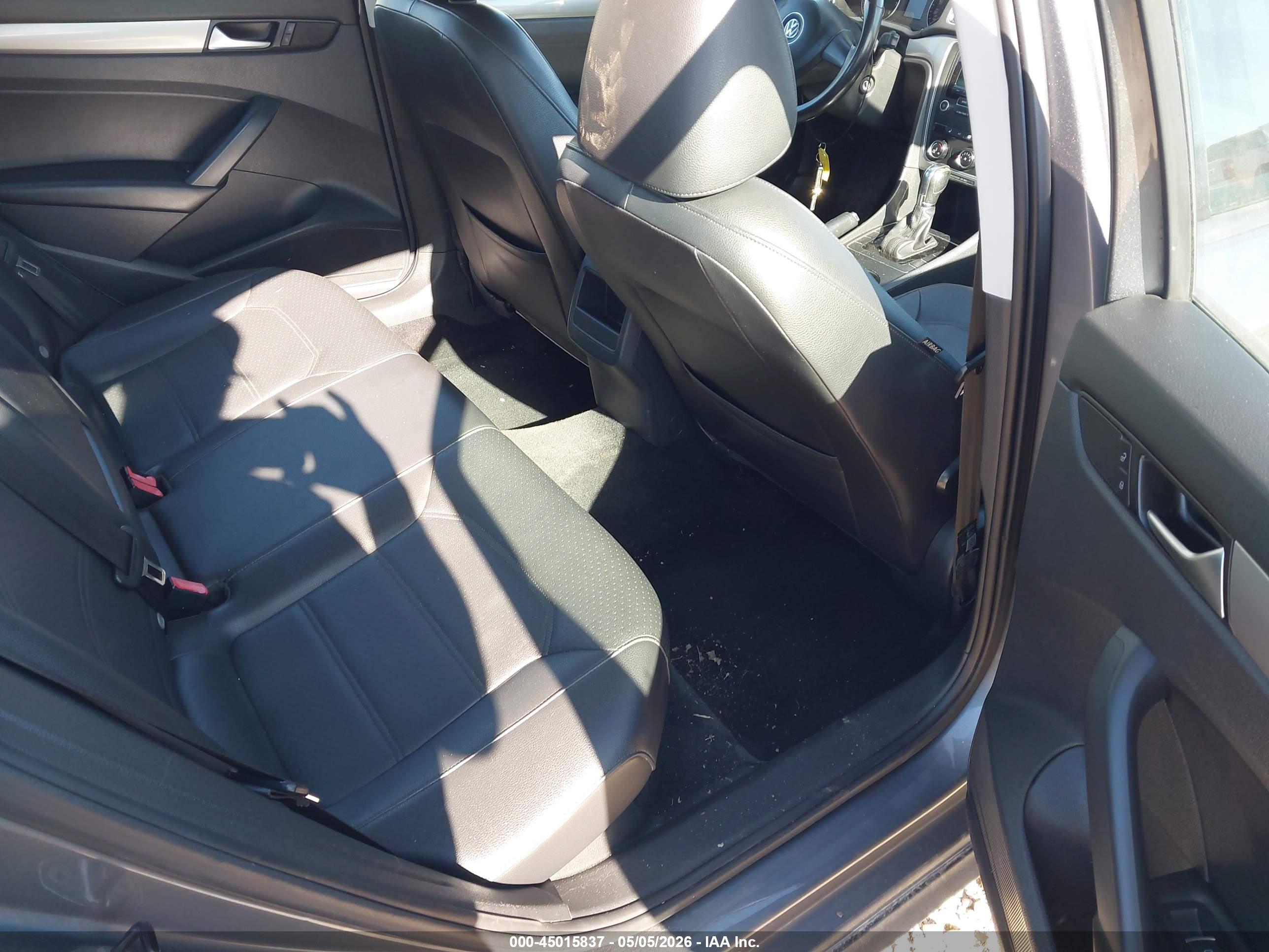 VOLKSWAGEN PASSAT image 8